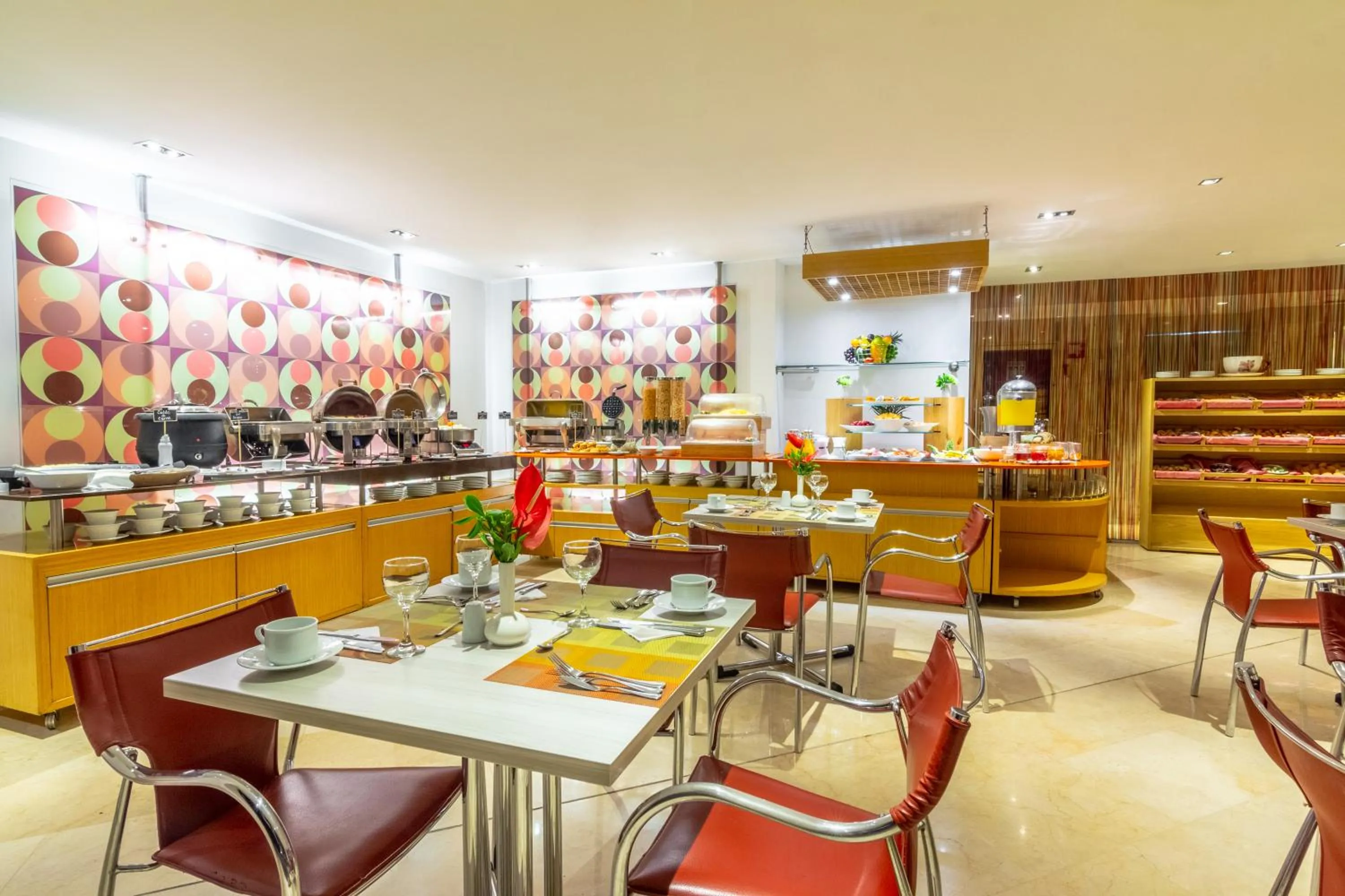 Restaurant/places to eat in Sonesta Hotel Cali