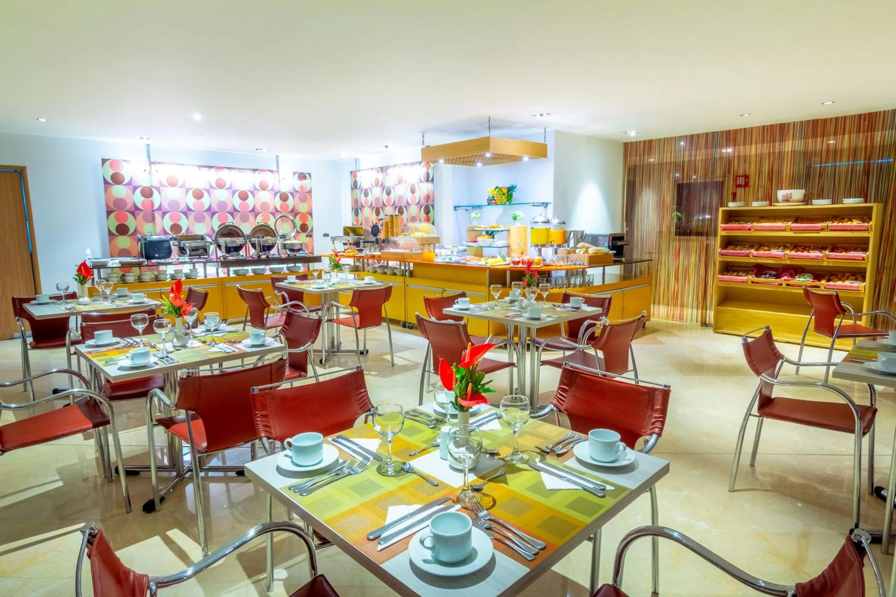 Restaurant/places to eat in Sonesta Hotel Cali