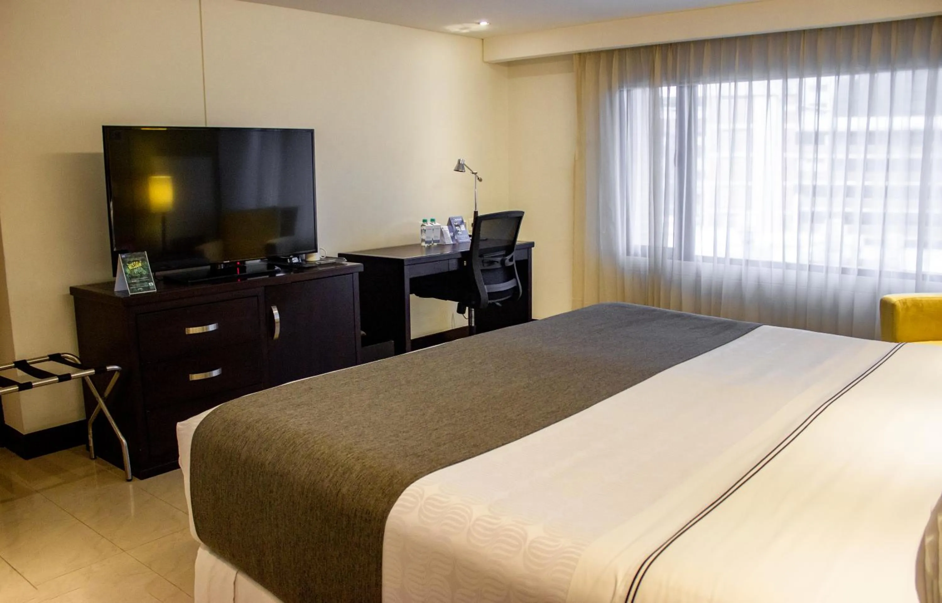 Bedroom, Bed in Sonesta Hotel Cali