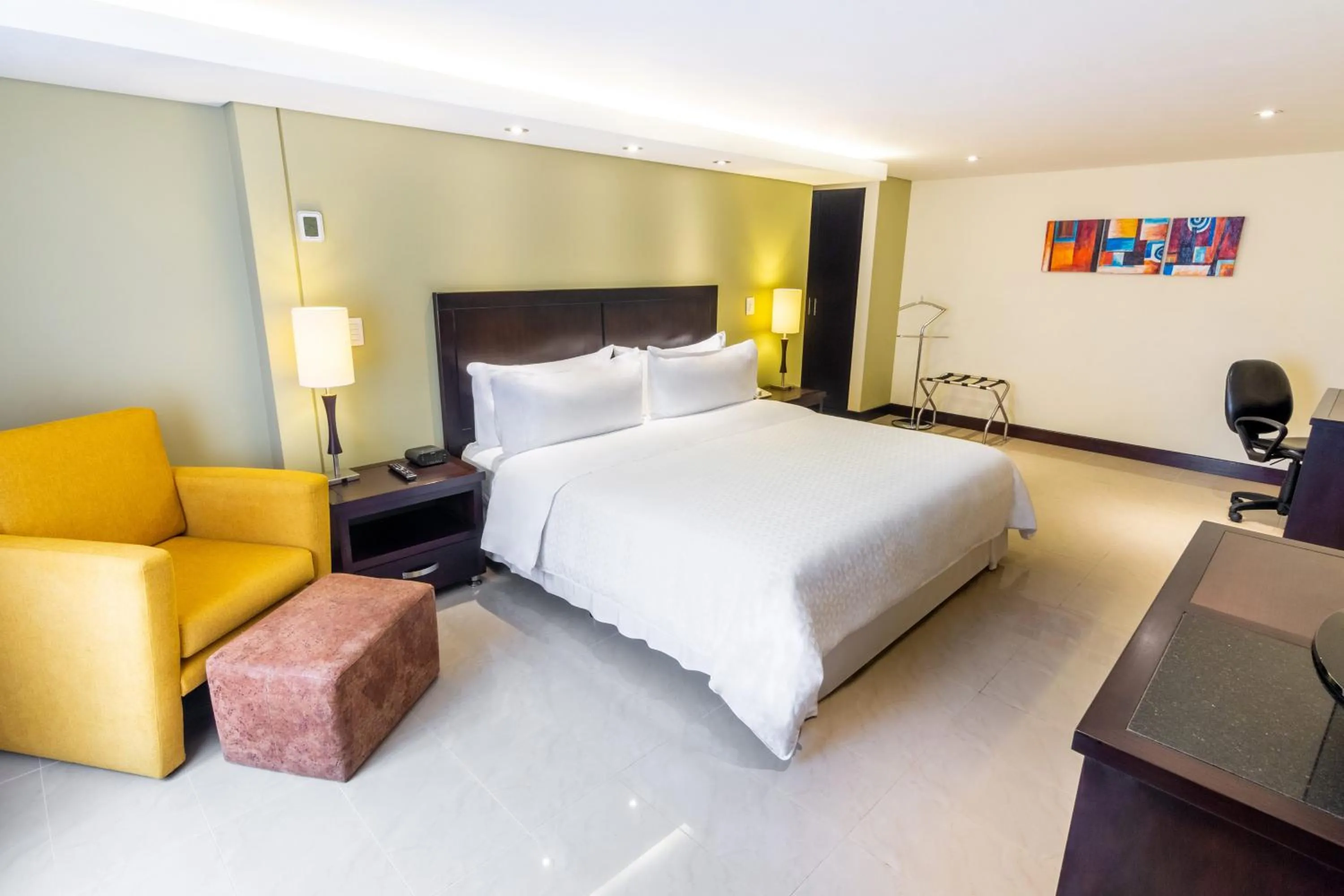 Bedroom, Bed in Sonesta Hotel Cali