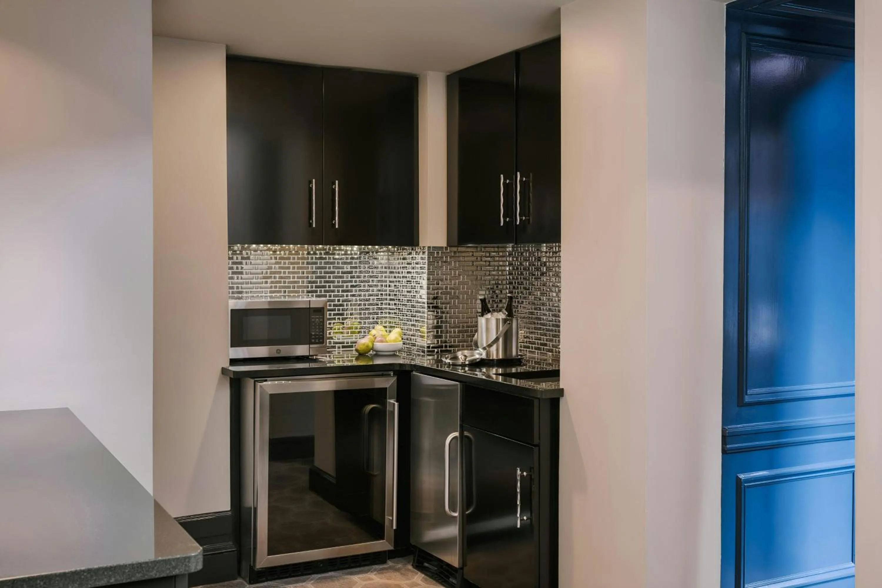 Kitchen or kitchenette in No. 284 Back Bay Hotel, Sonder by Marriott Bonvoy