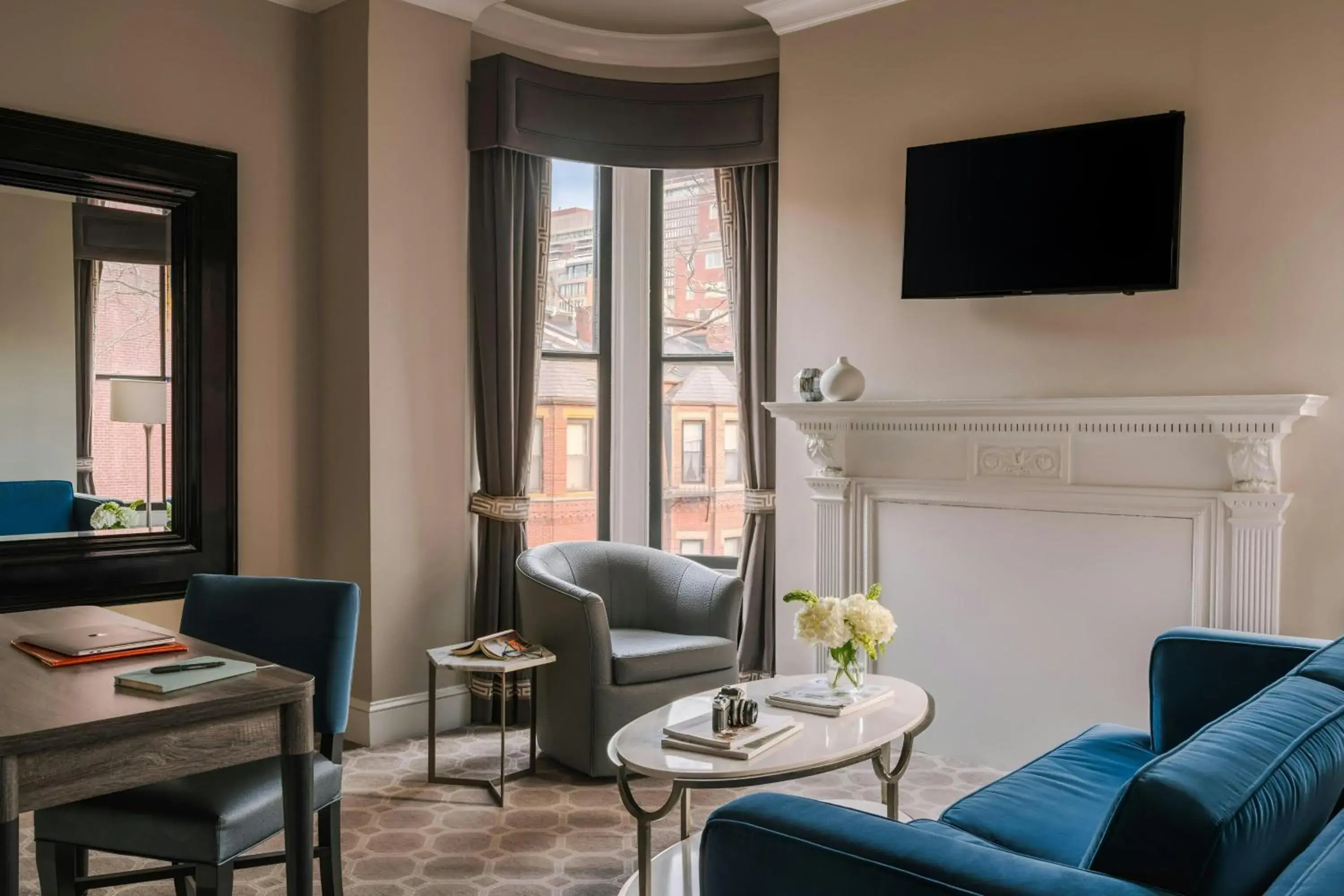 One-Bedroom Queen Suite with Sofa Bed in No. 284 Back Bay Hotel, Sonder by Marriott Bonvoy One-Bedroom Queen Suite with Sofa Bed in No. 284 Back Bay Hotel, Sonder by Marriott Bonvoy