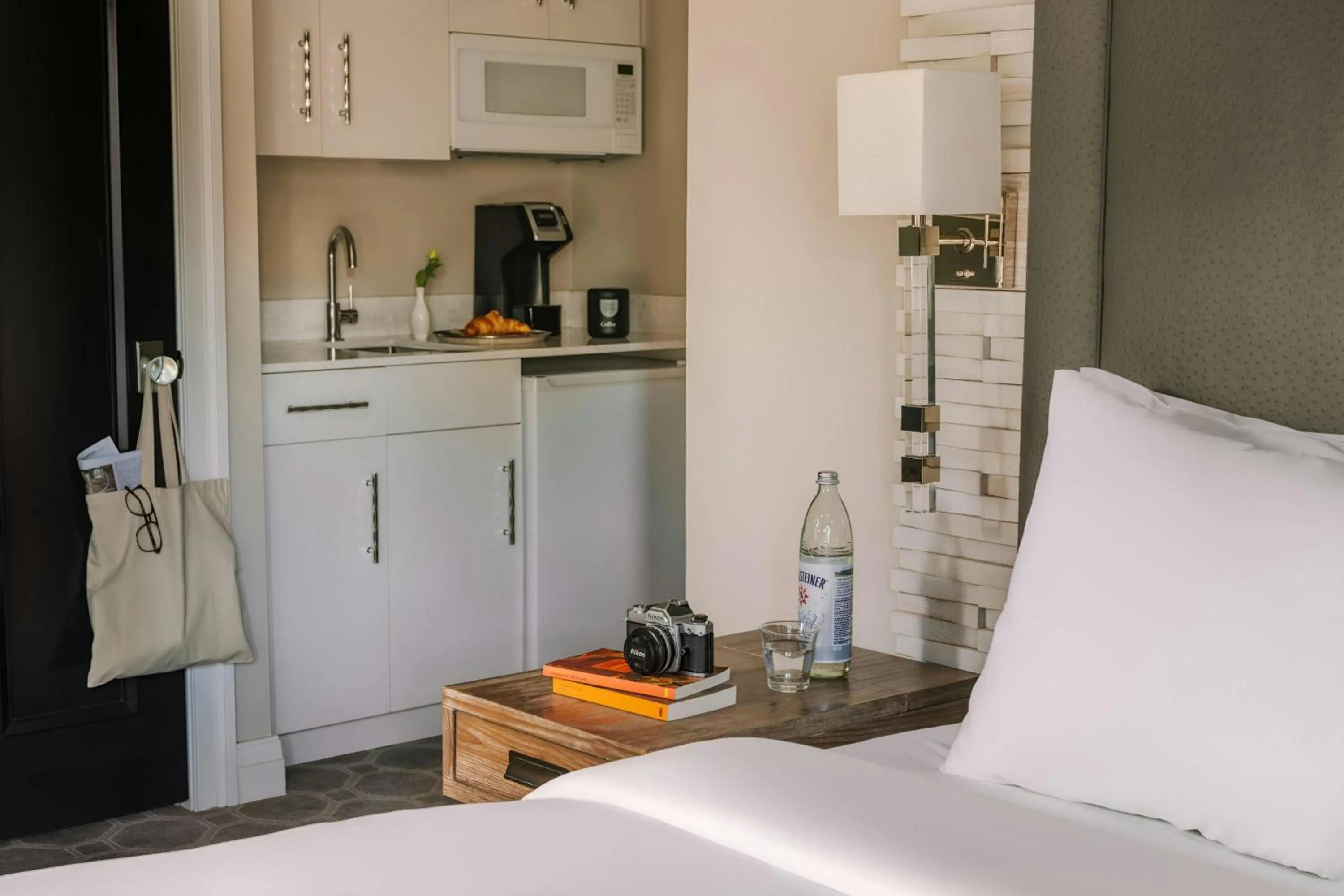 Bedroom, Bed in No. 284 Back Bay Hotel, Sonder by Marriott Bonvoy