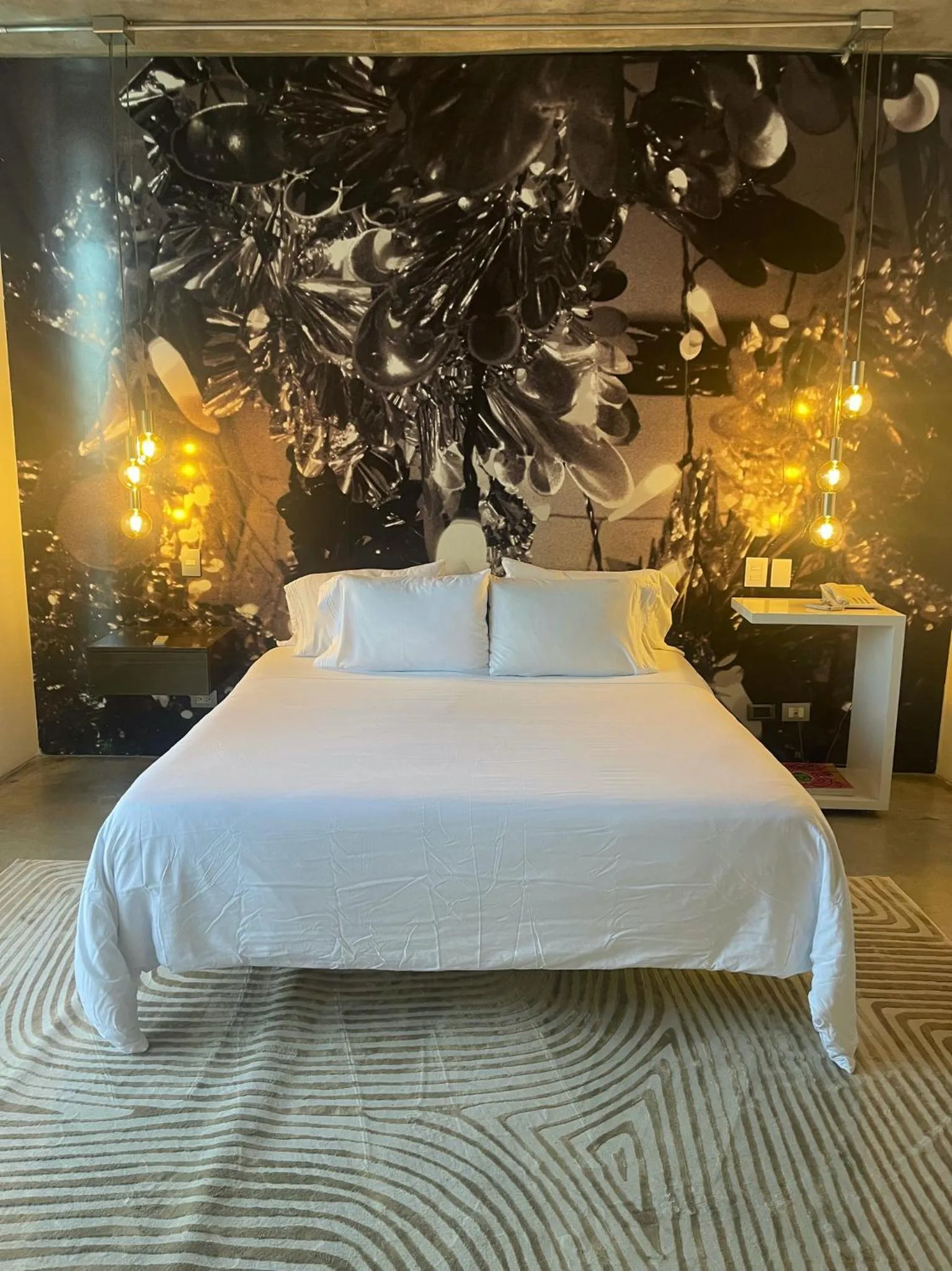 Photo of the whole room, Bed in Now Hotel Cali