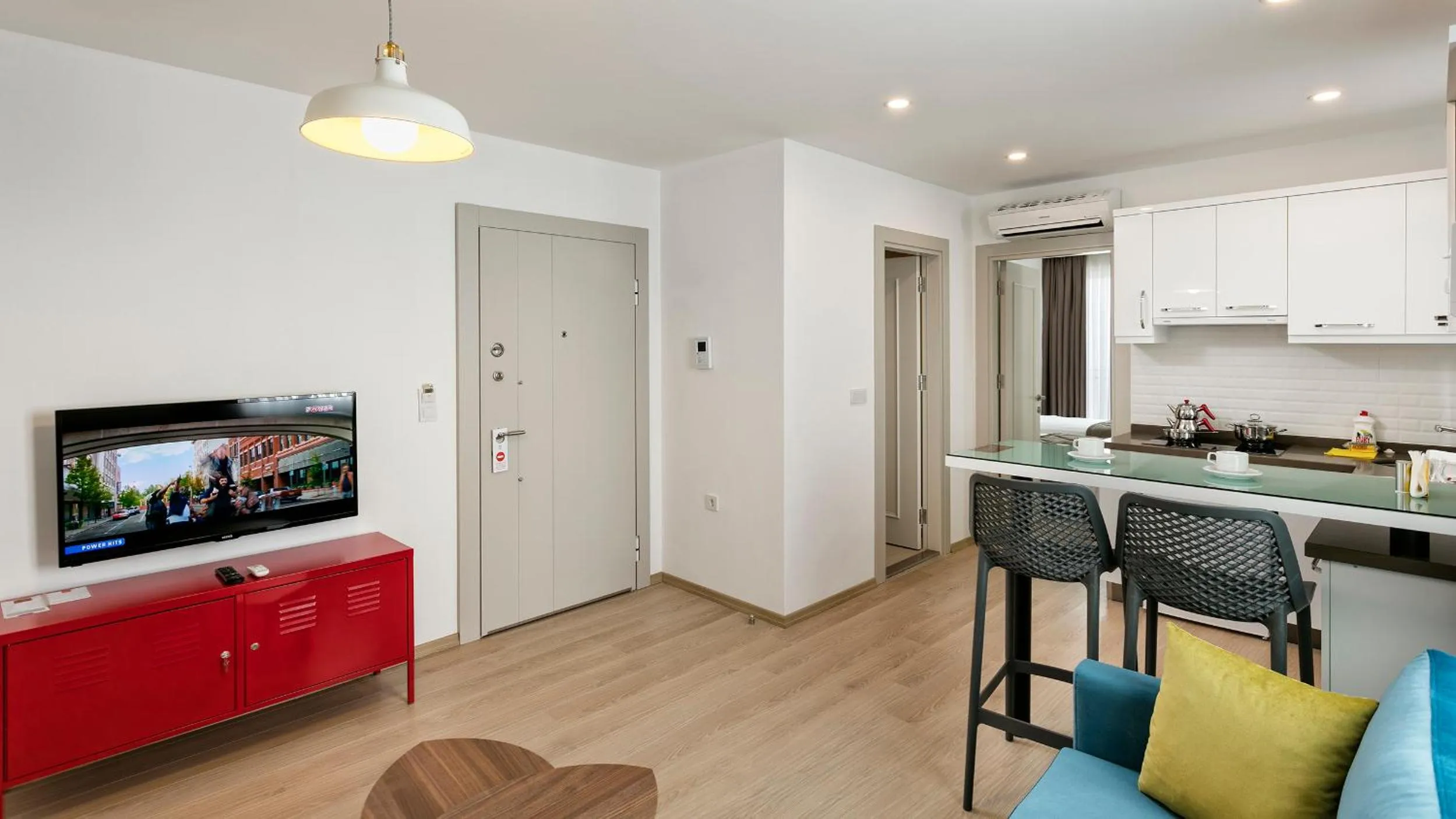 TV and multimedia in The Room Hotel & Apartments