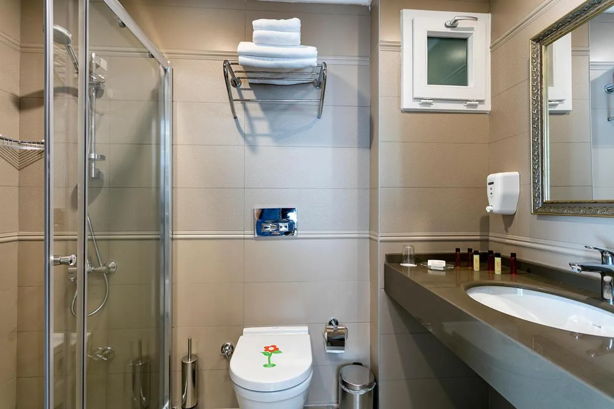 The Room Hotel & Apartments