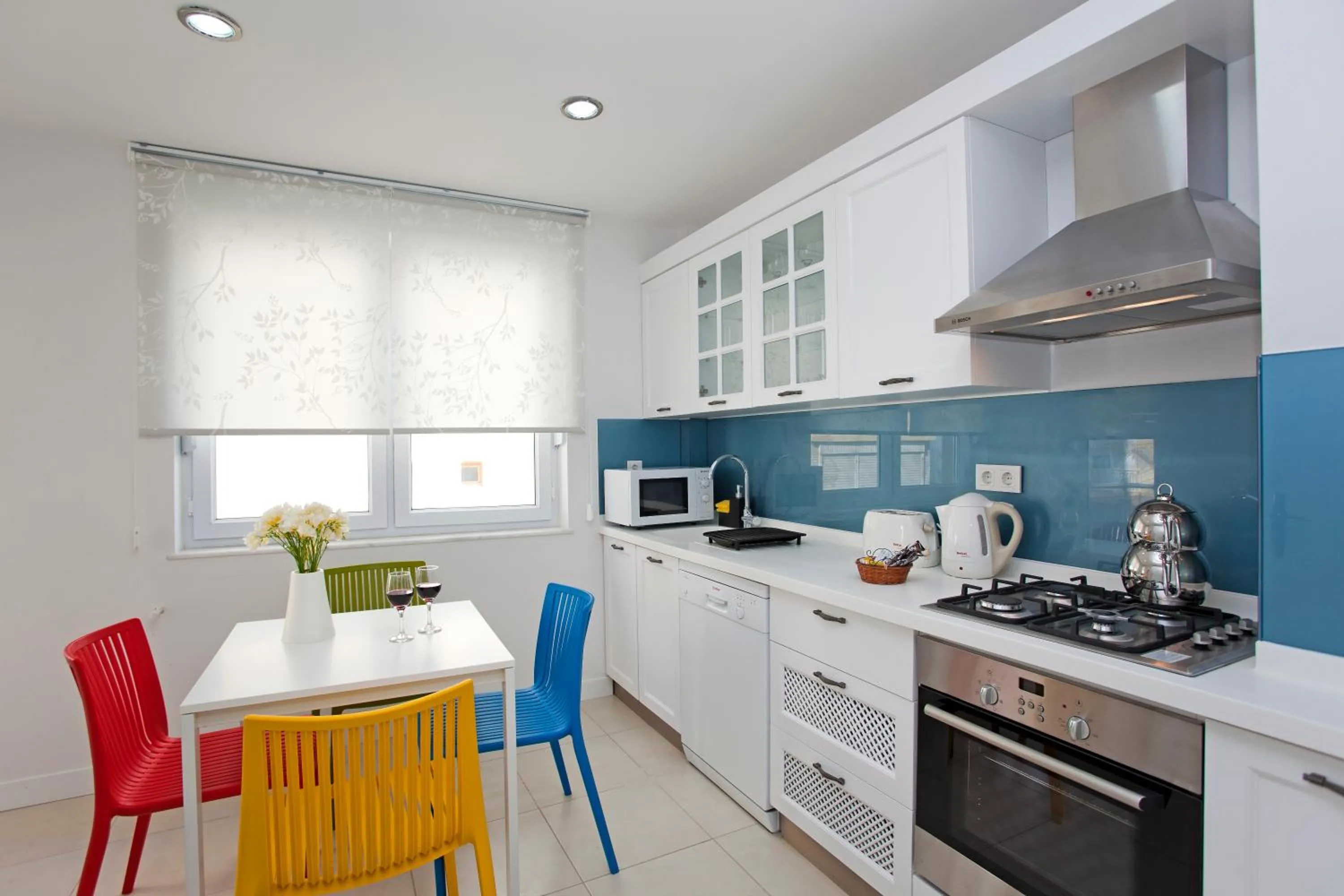 The Room Hotel & Apartments