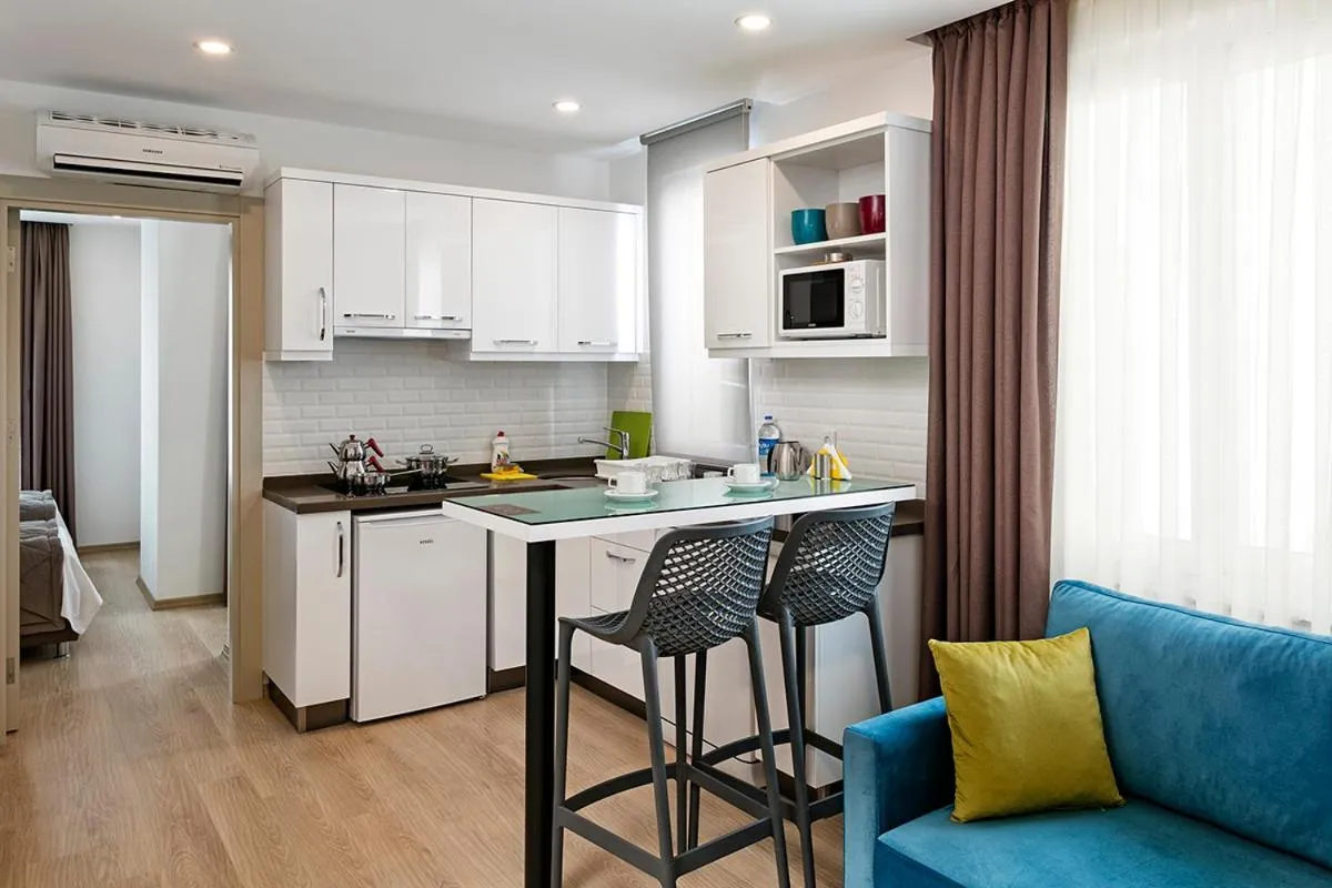 The Room Hotel & Apartments