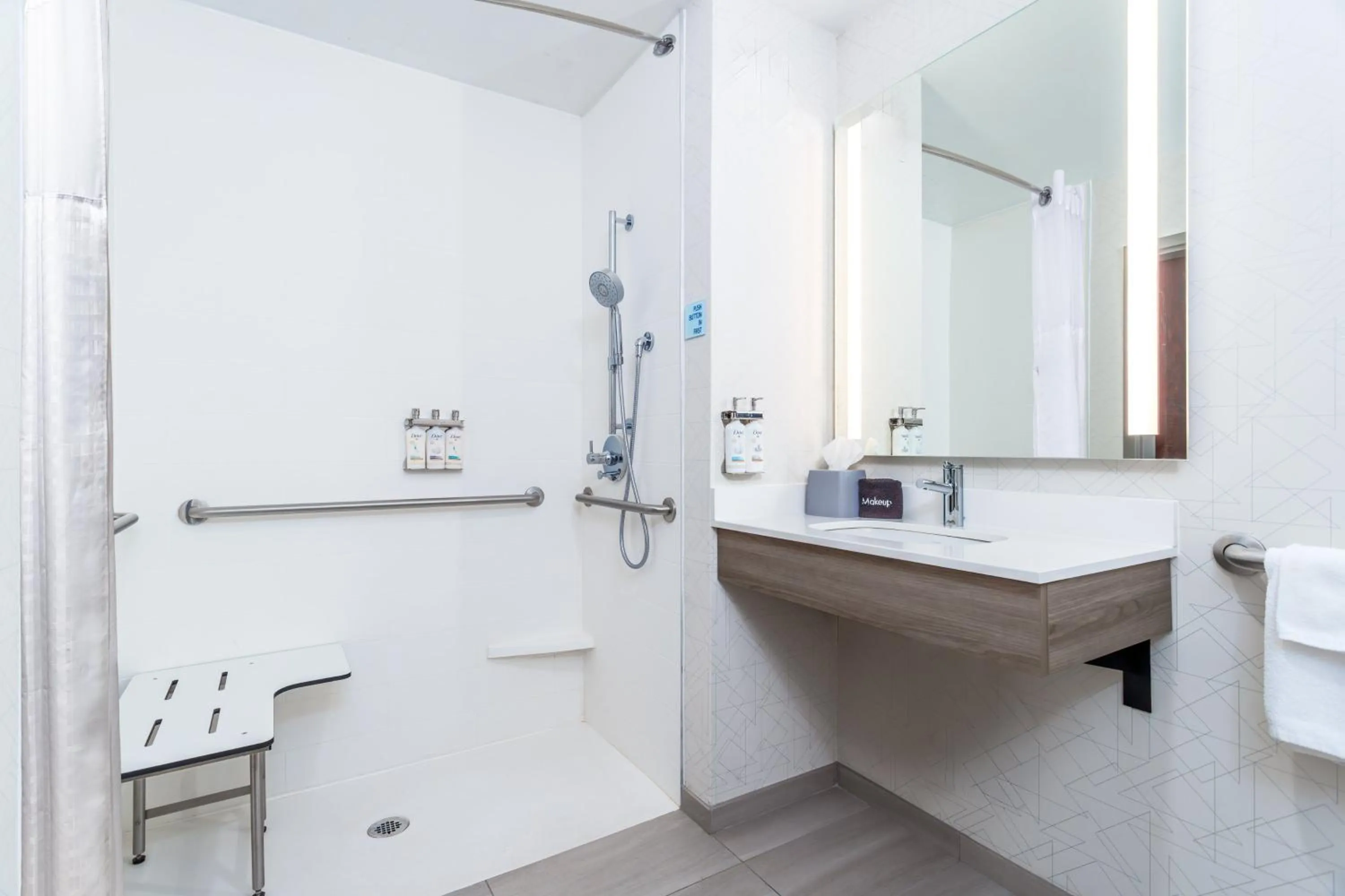 Photo of the whole room in Holiday Inn Express Hotel Twin Falls by IHG