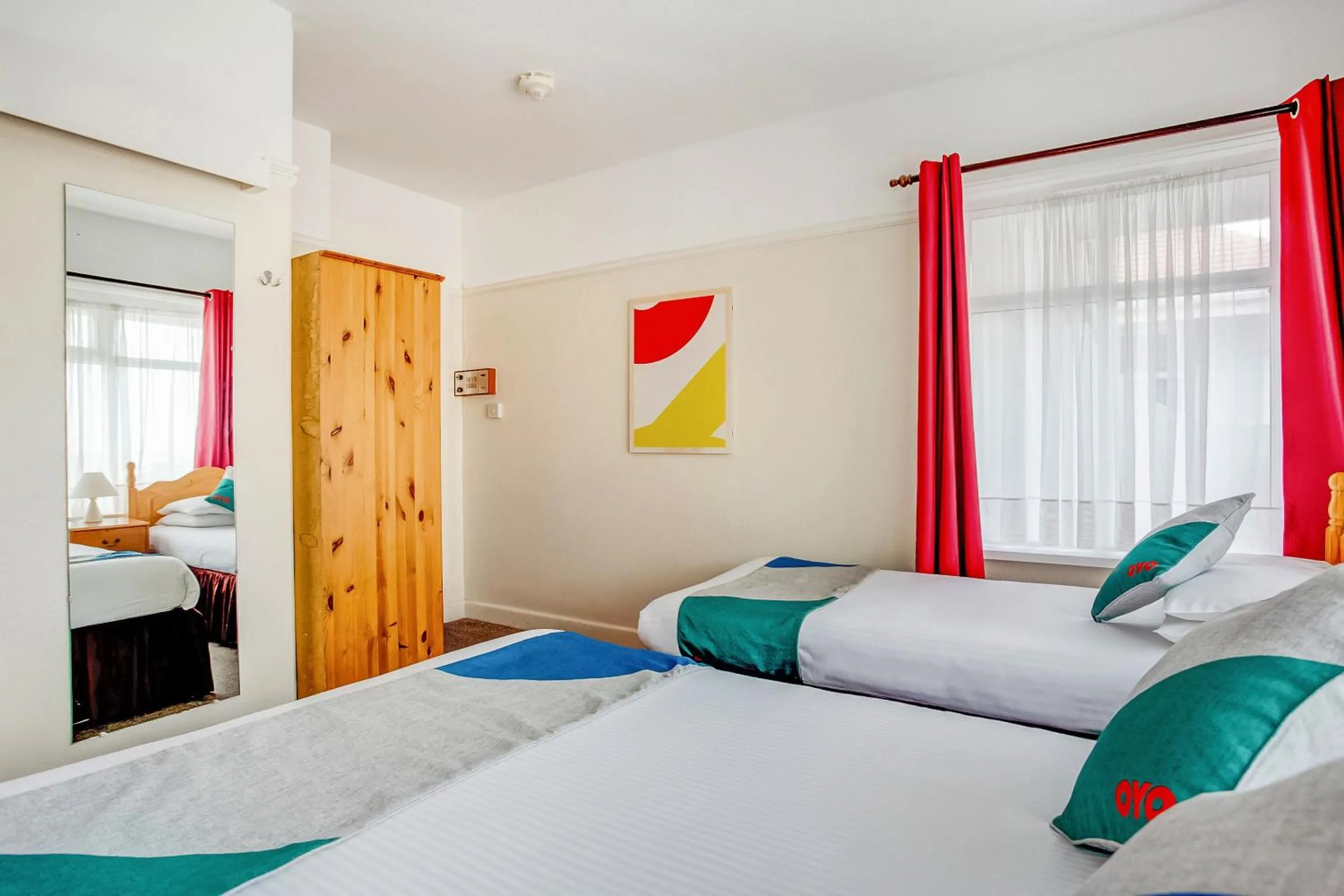 Bedroom in OYO Godolphin Arms Hotel