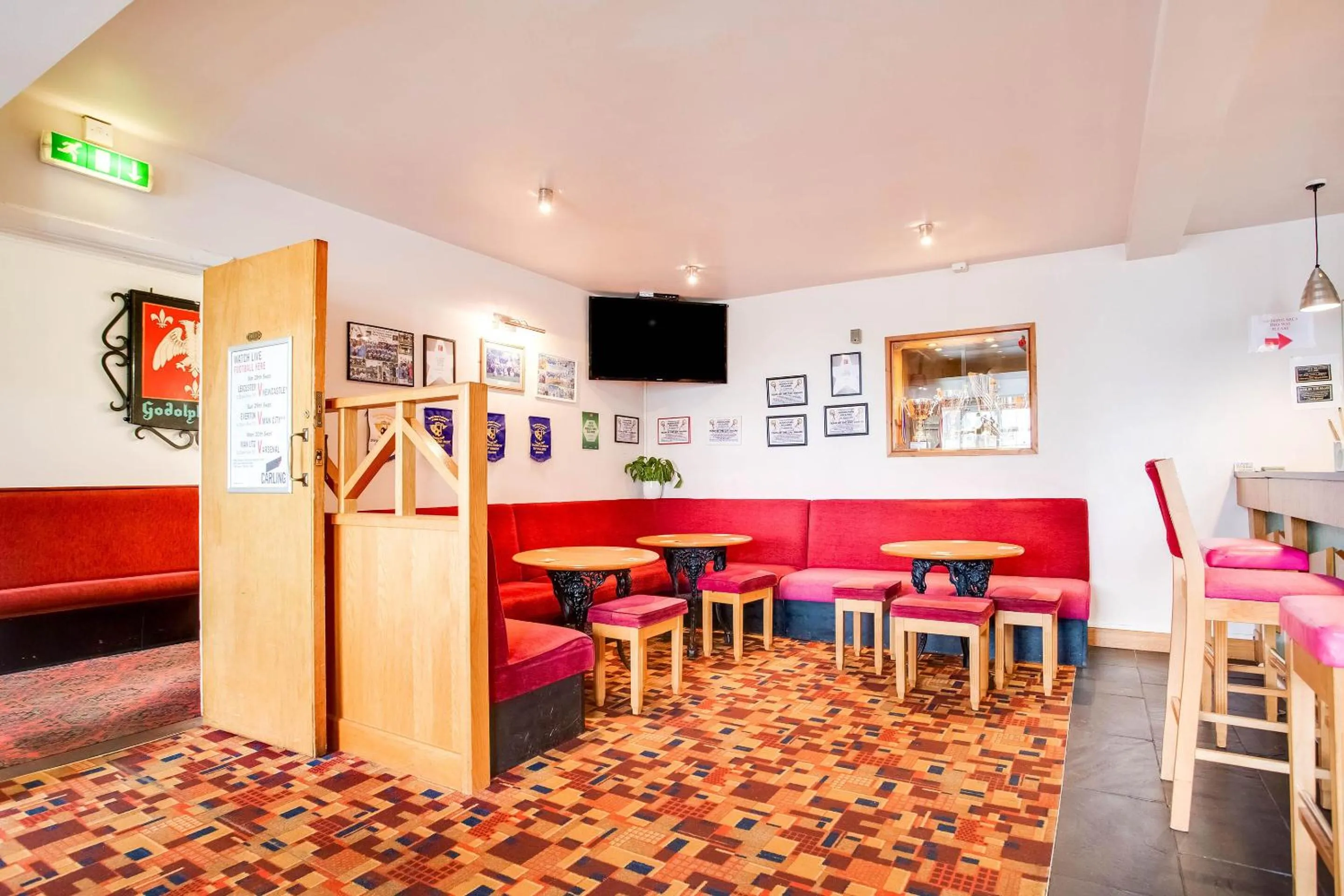 Restaurant/places to eat in OYO Godolphin Arms Hotel