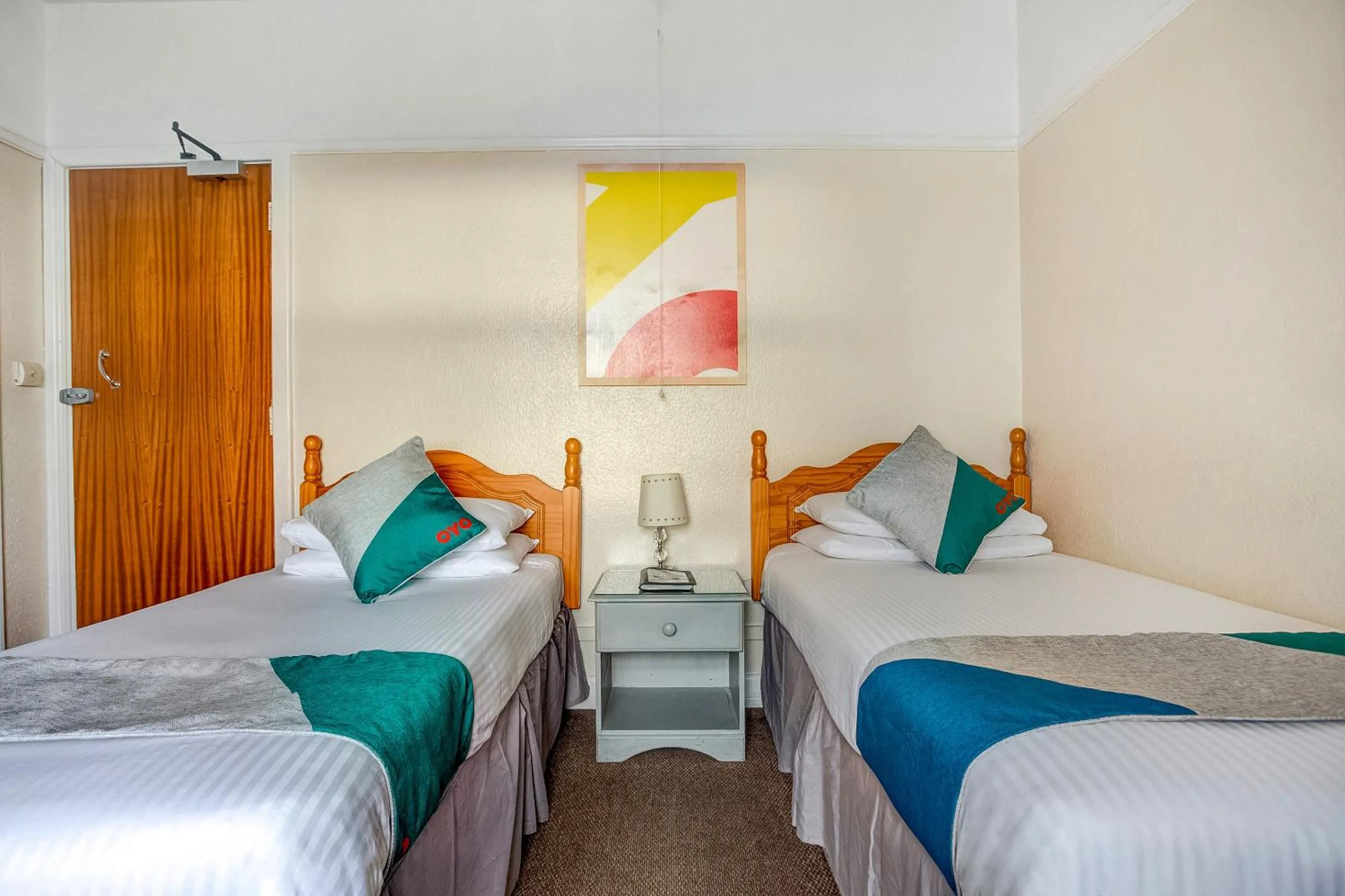 Bedroom in OYO Godolphin Arms Hotel