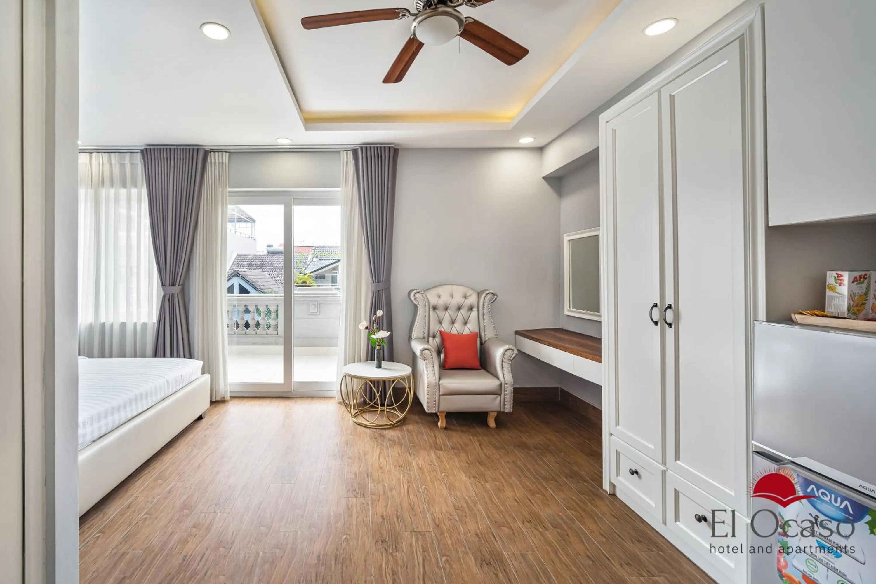 Balcony/Terrace, Bed in El Ocaso Hotel and Apartments