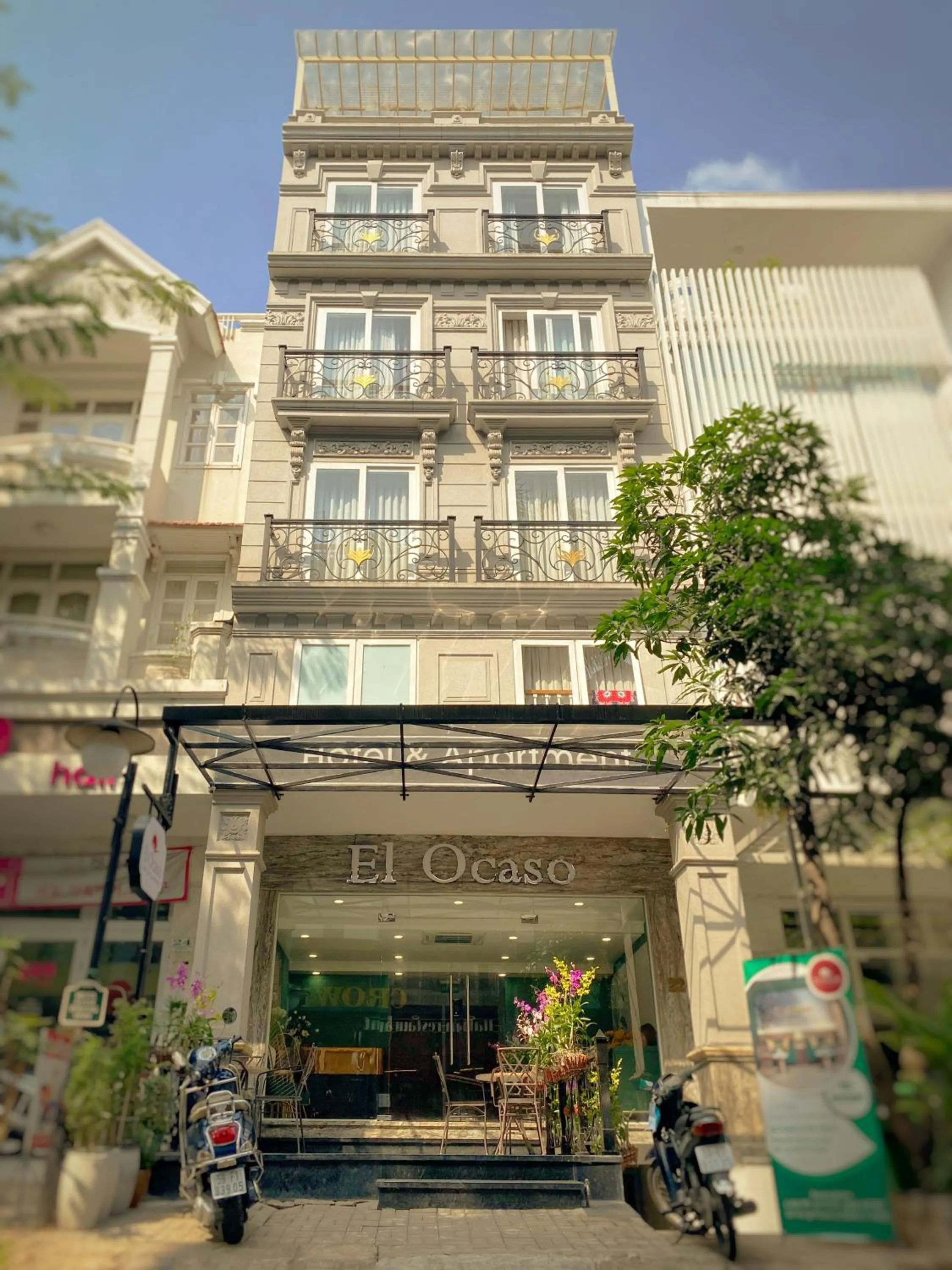 Facade/entrance in El Ocaso Hotel and Apartments