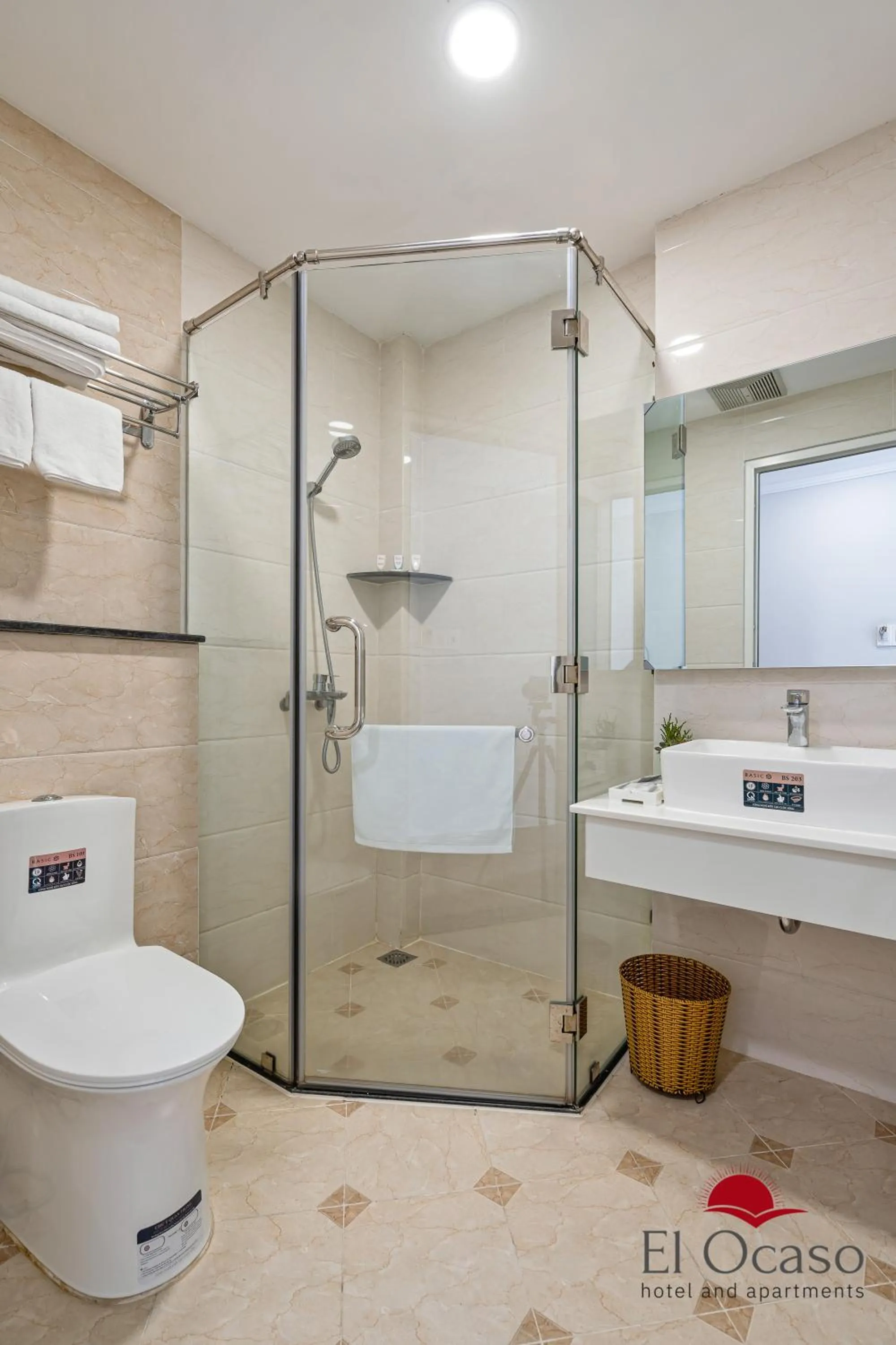 Toilet in El Ocaso Hotel and Apartments