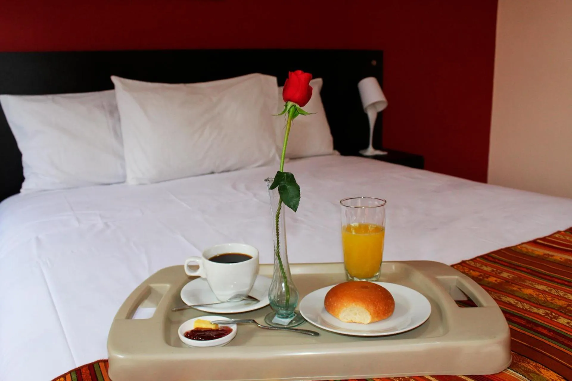 Continental breakfast, Bed in Hotel Mediterraneo Quito