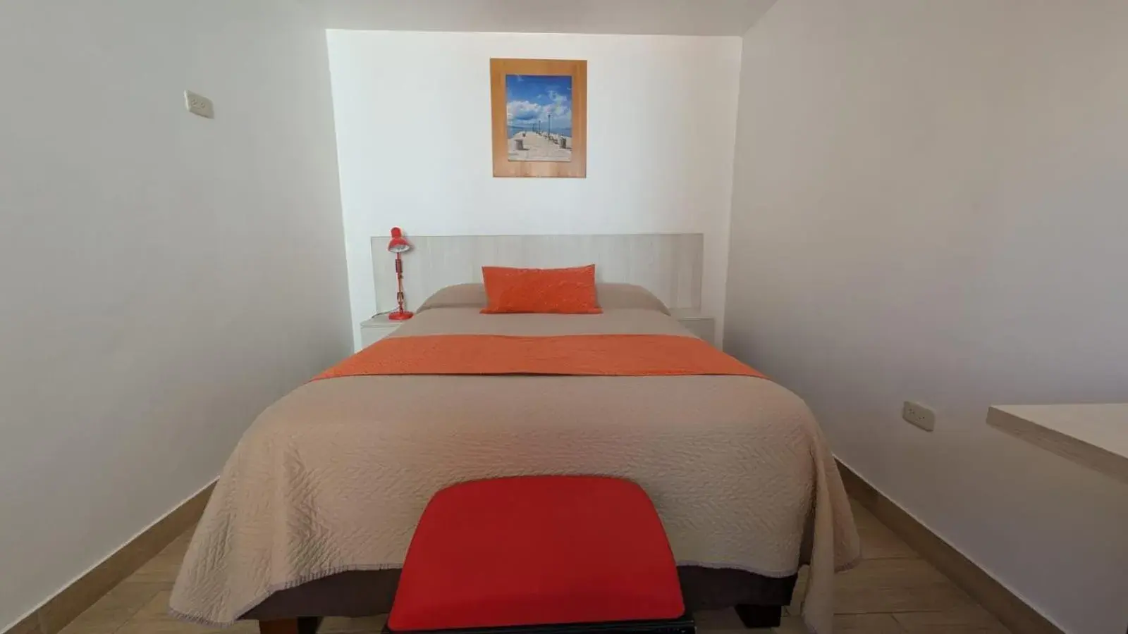 Superior Single Room in Hotel Mediterraneo Quito Superior Single Room in Hotel Mediterraneo Quito