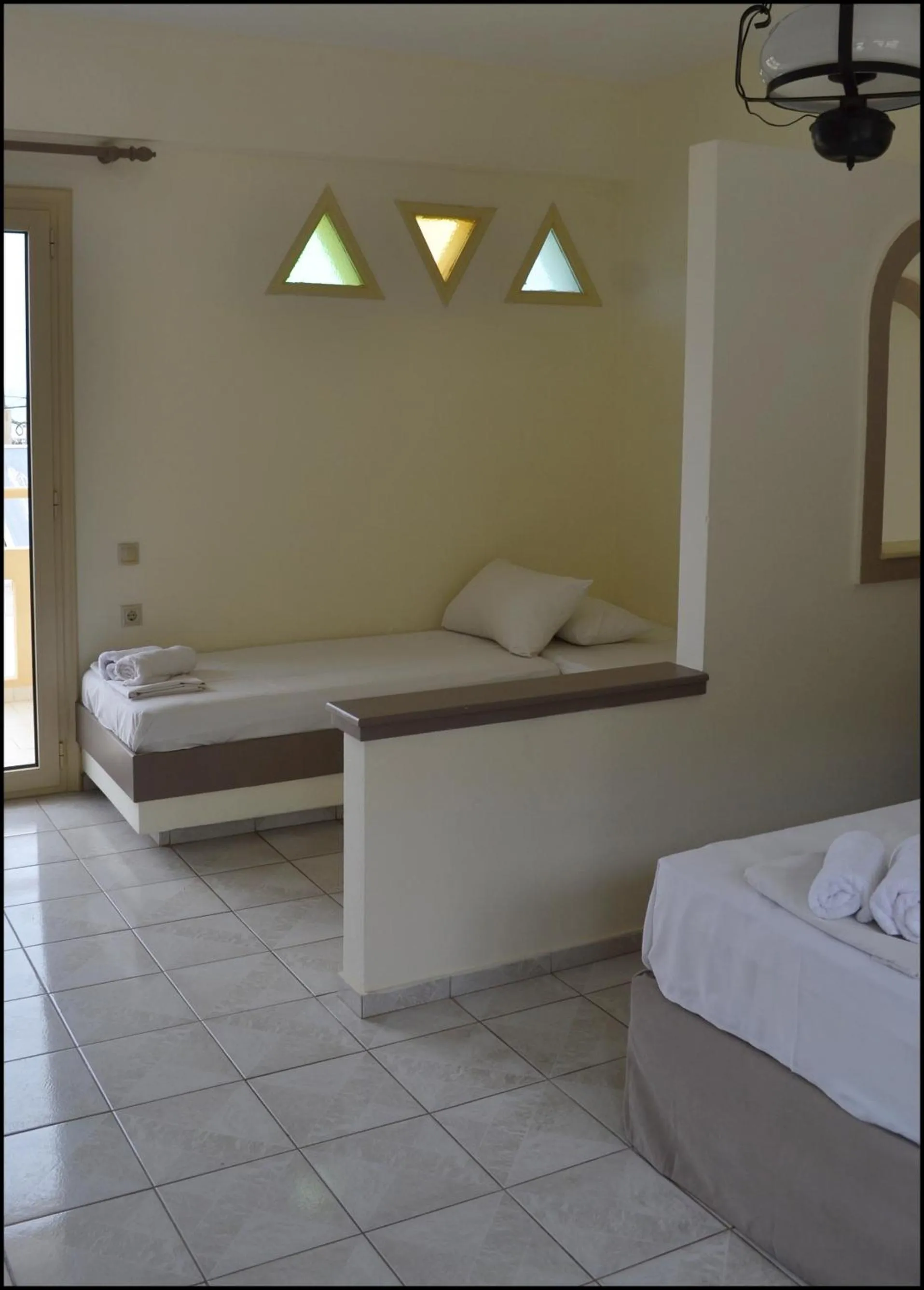 Property building, Bed in La Luna Apartments