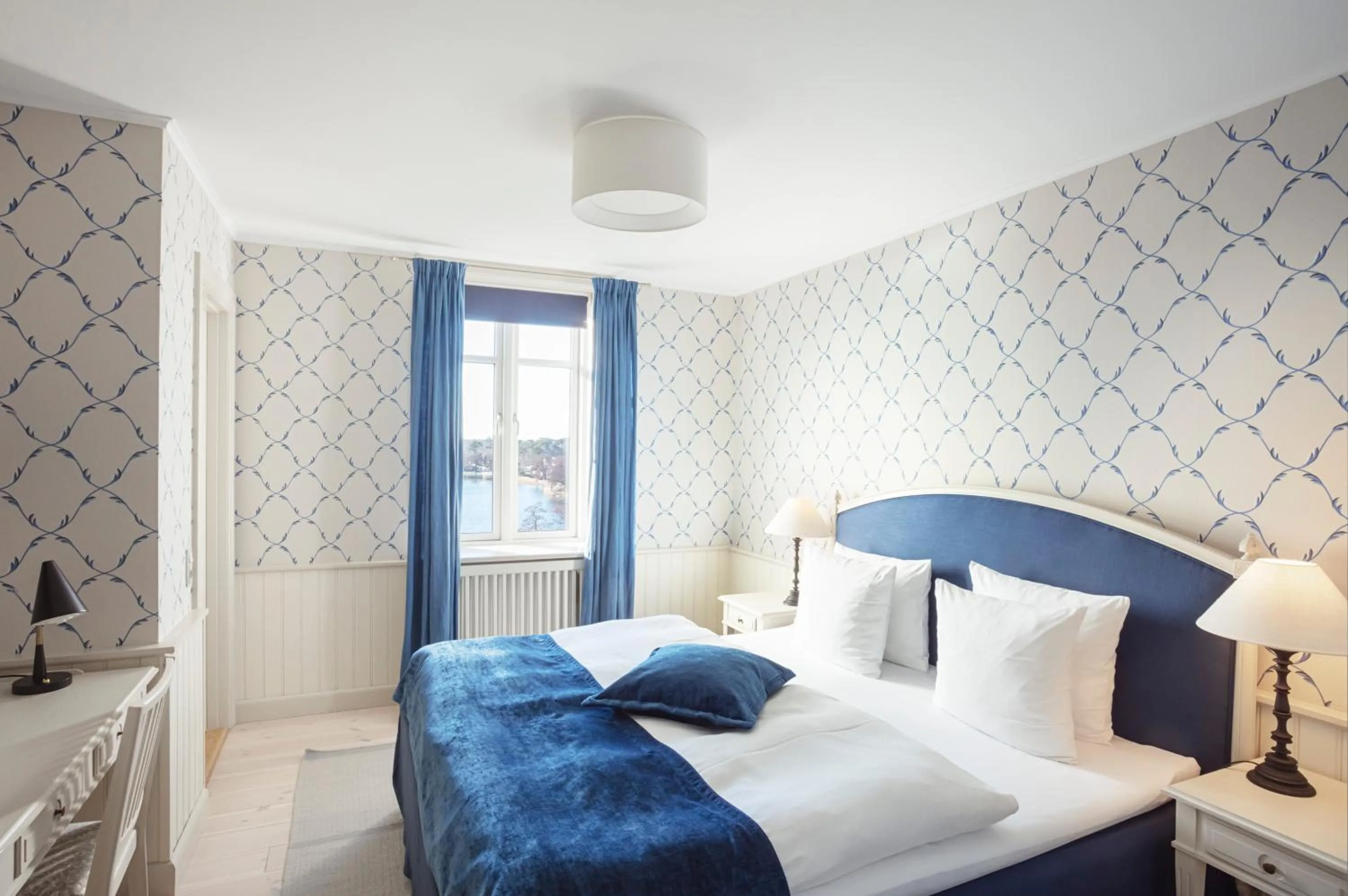 Double Room with Balcony and Sea View in Hotel Bretagne