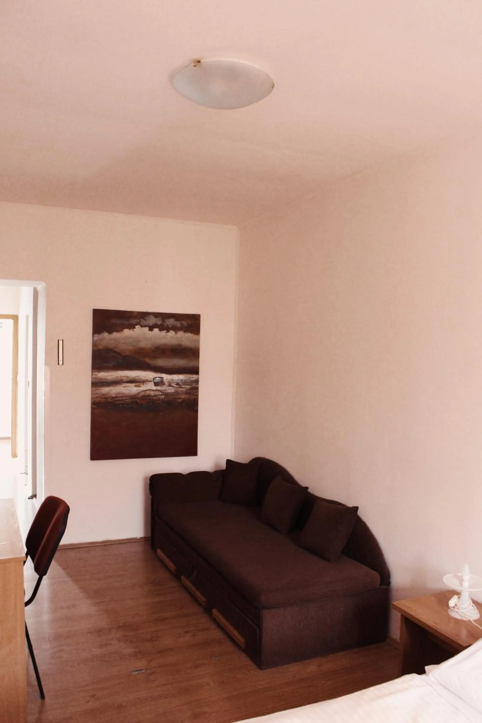 Photo of the whole room in Hotel Amphone