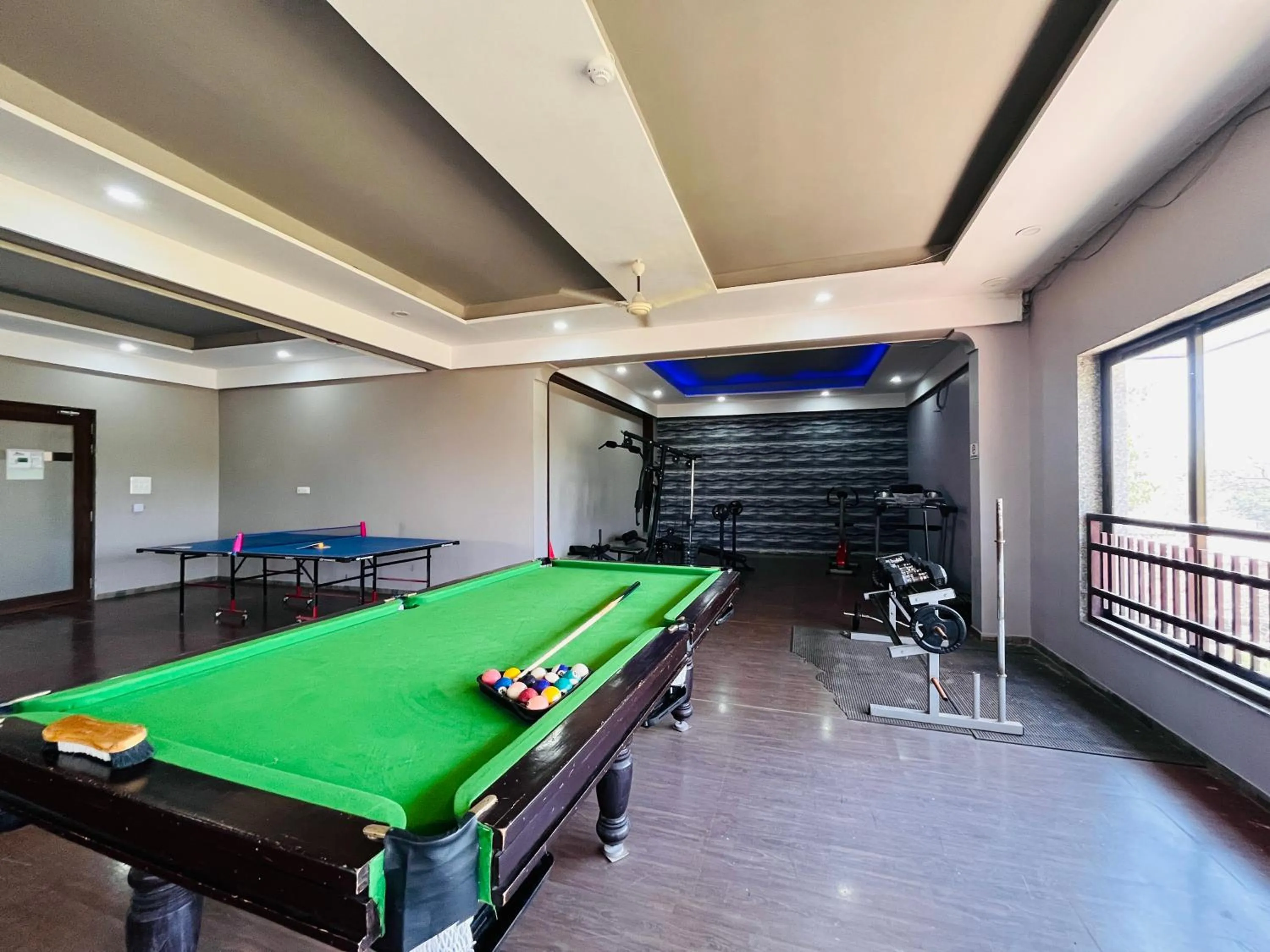 Billiard in Lion Park Hotel & Resorts