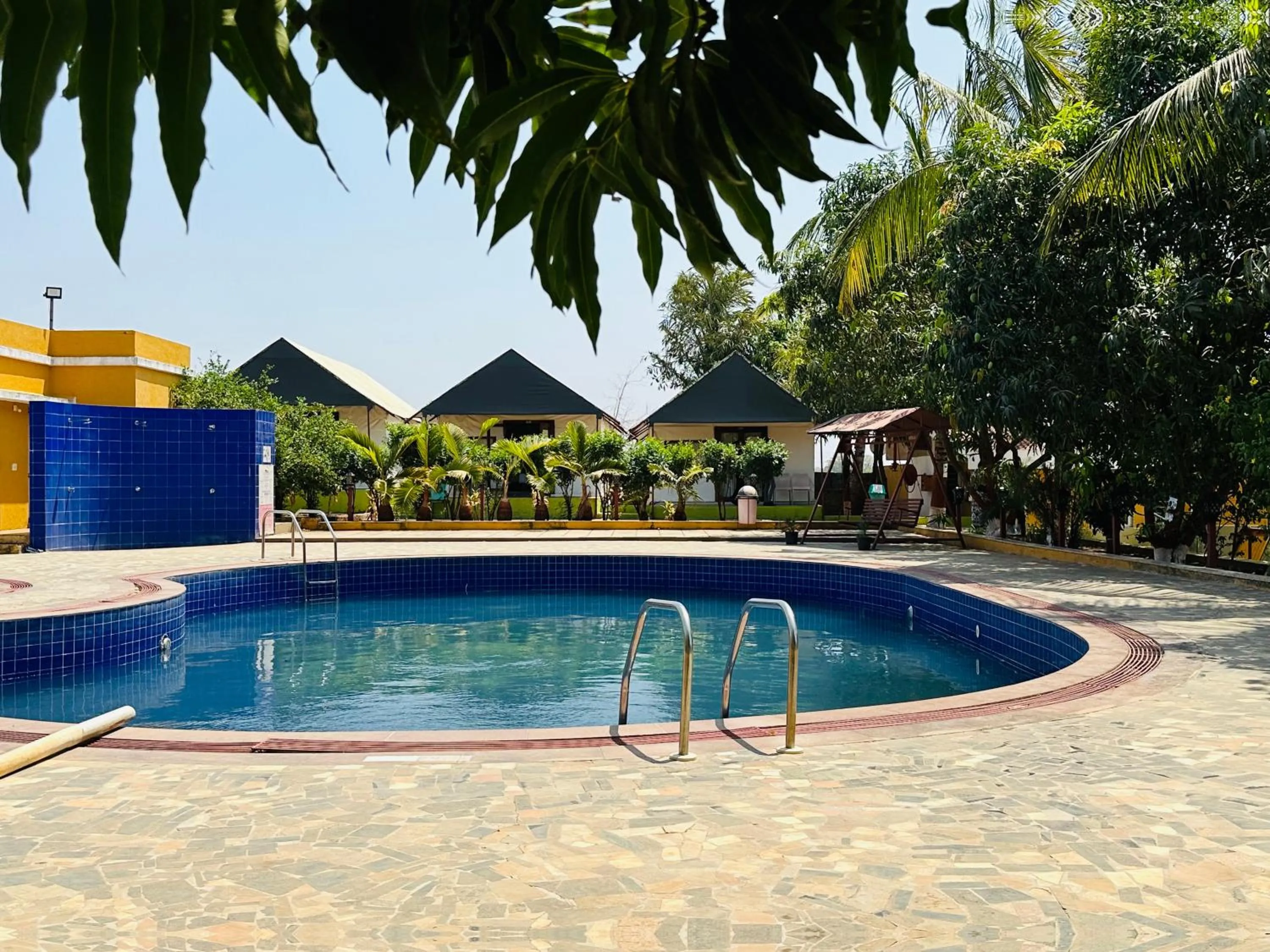 Swimming pool in Lion Park Hotel & Resorts