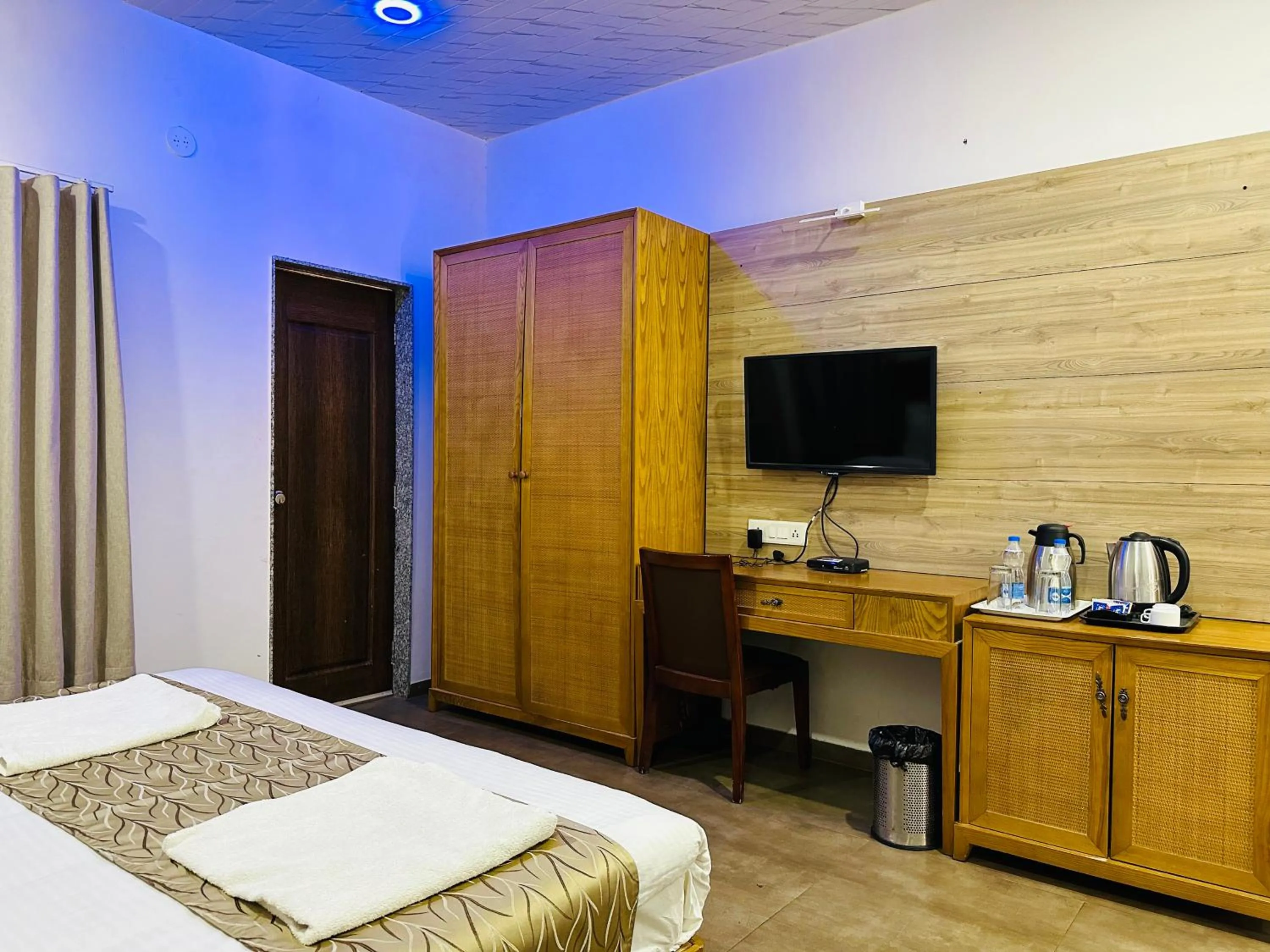 TV and multimedia, Bed in Lion Park Hotel & Resorts