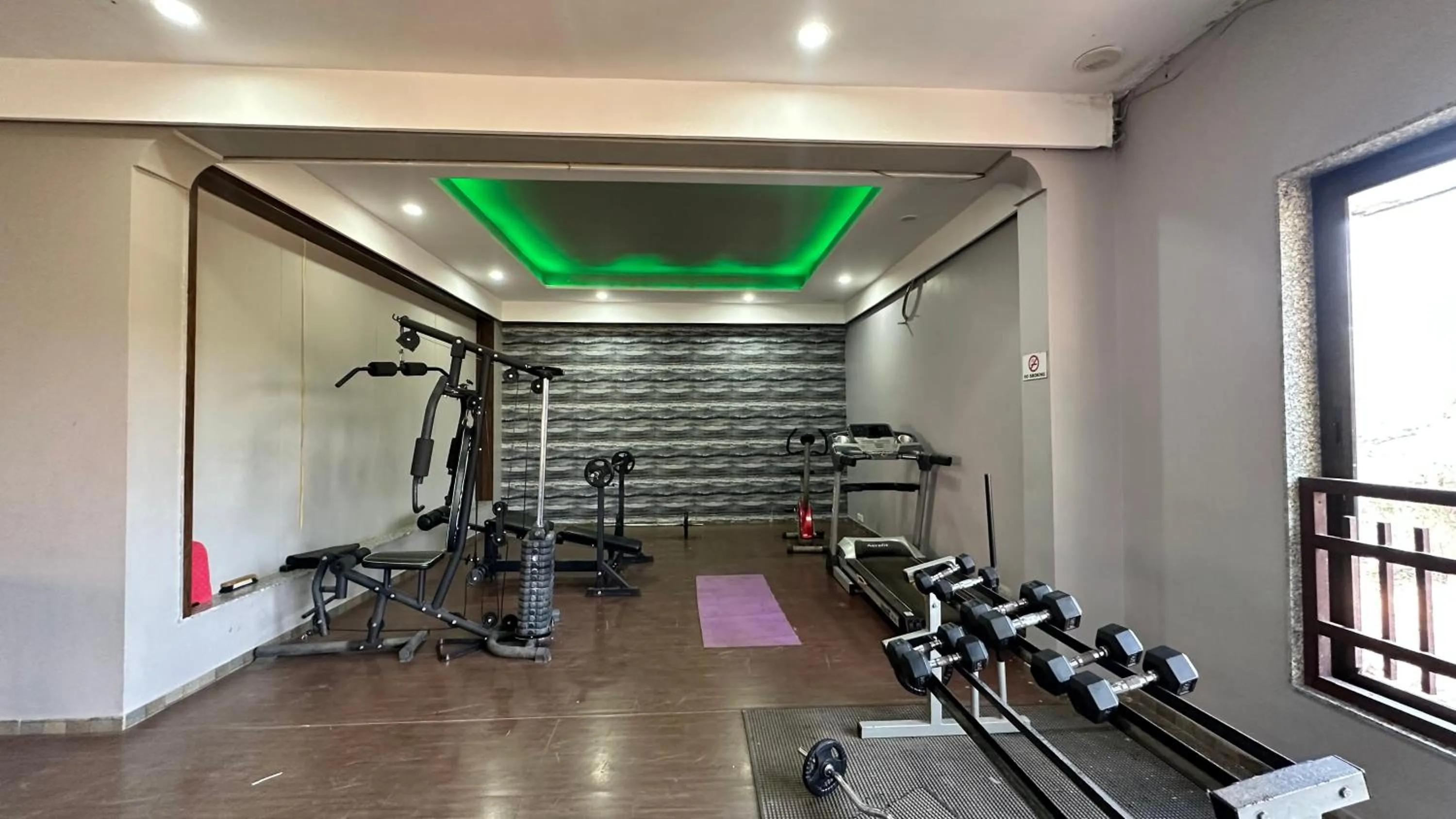Fitness centre/facilities in Lion Park Hotel & Resorts