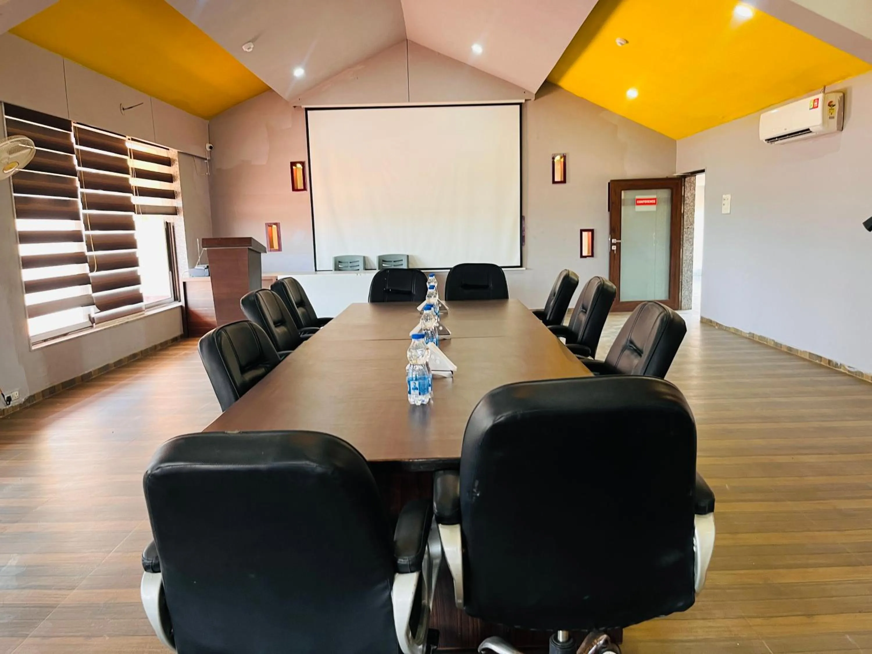 Meeting/conference room in Lion Park Hotel & Resorts