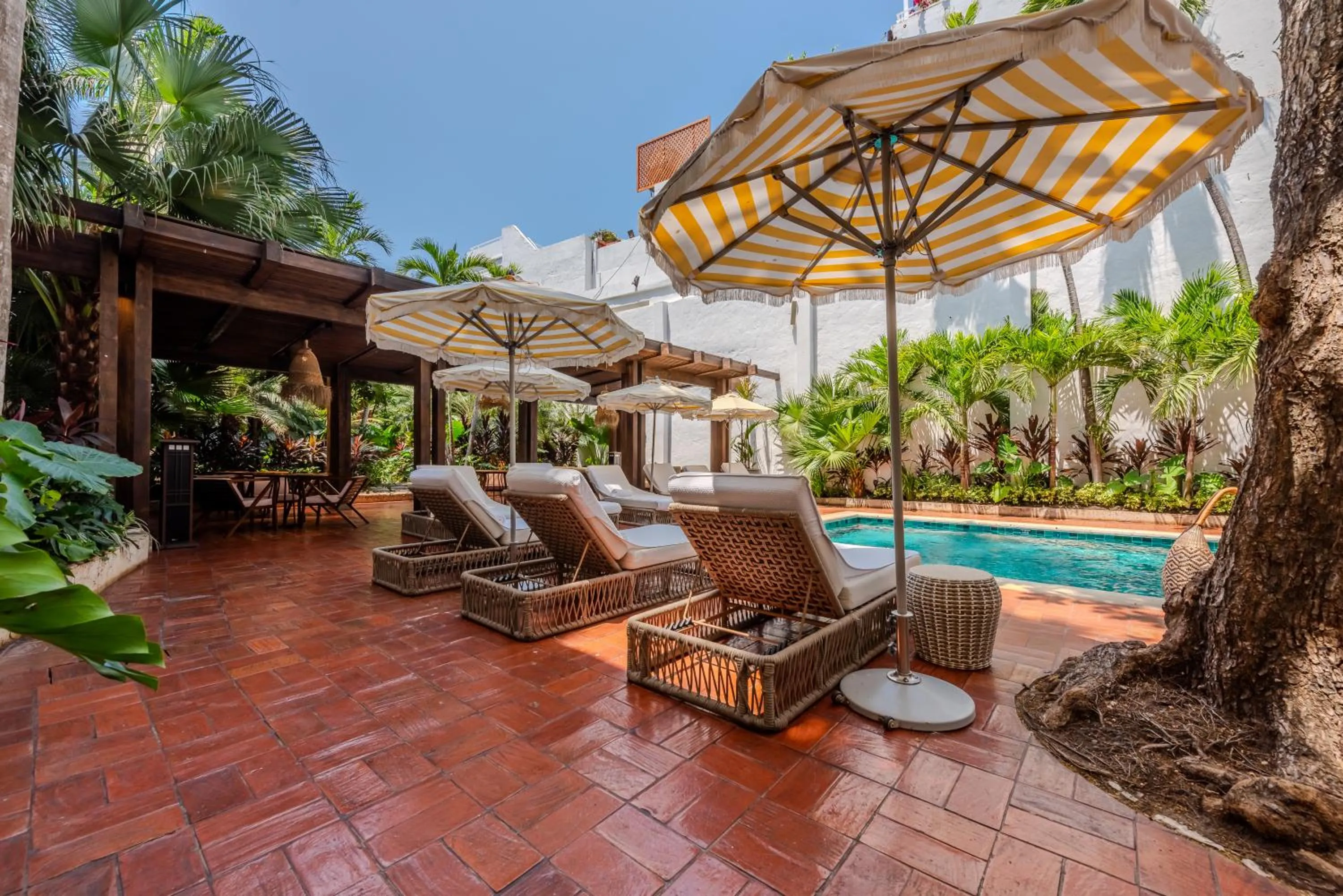 Swimming pool in Casa Pestagua Relais Châteaux