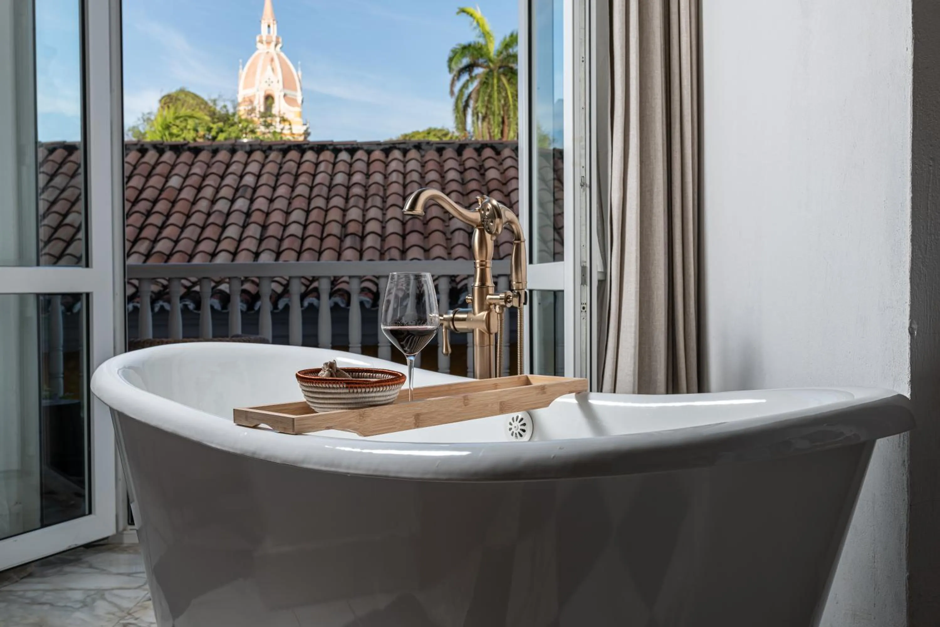 Bath in Casa Pestagua Relais Châteaux