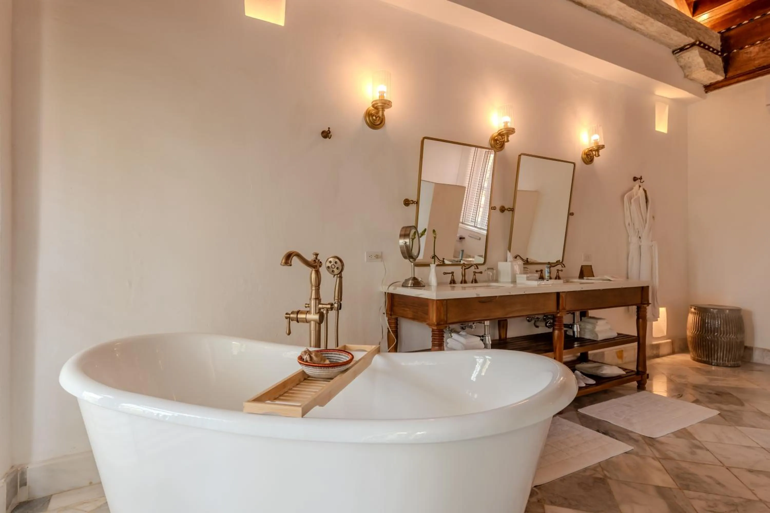 Bath in Casa Pestagua Relais Châteaux