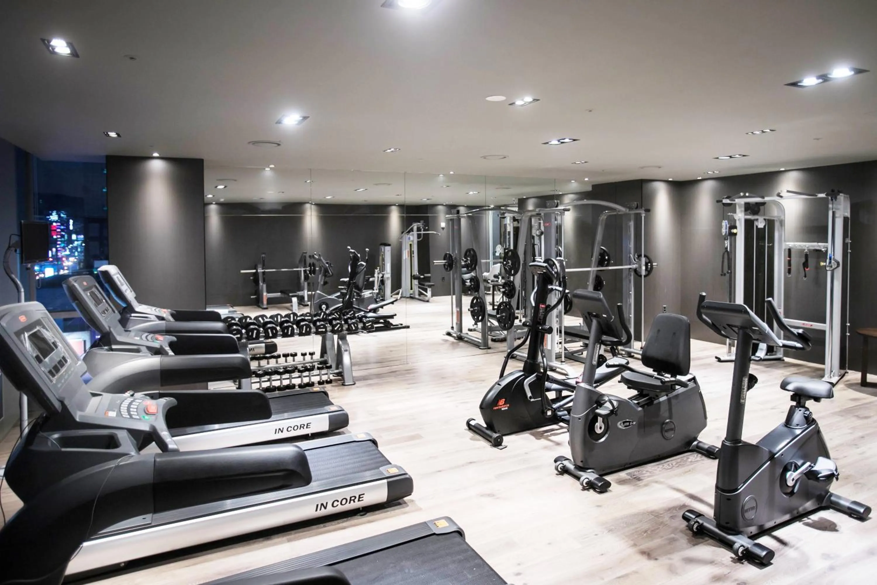 Fitness centre/facilities in Sky View Hotel