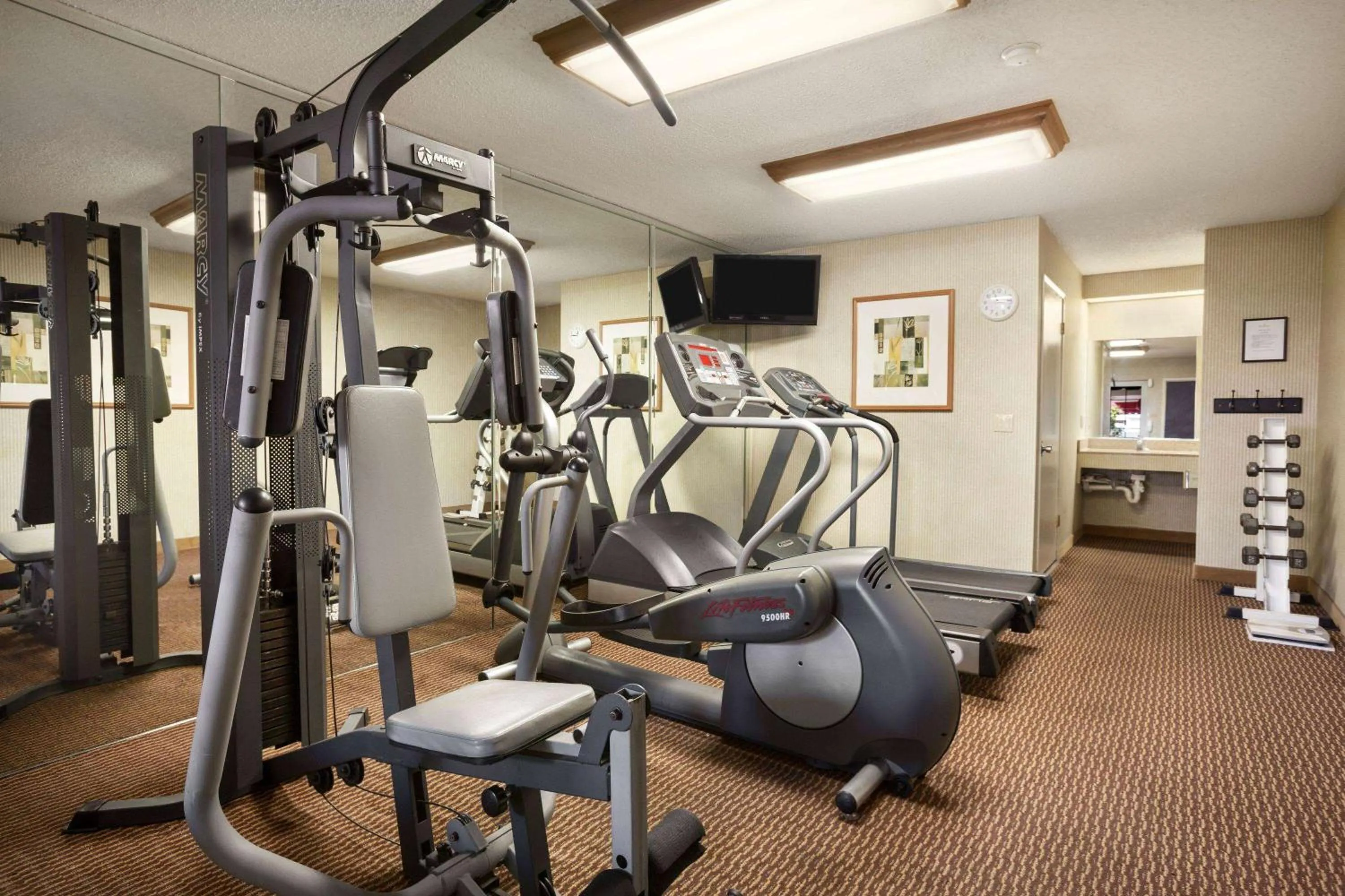 Fitness centre/facilities in Ramada by Wyndham Costa Mesa/Newport Beach