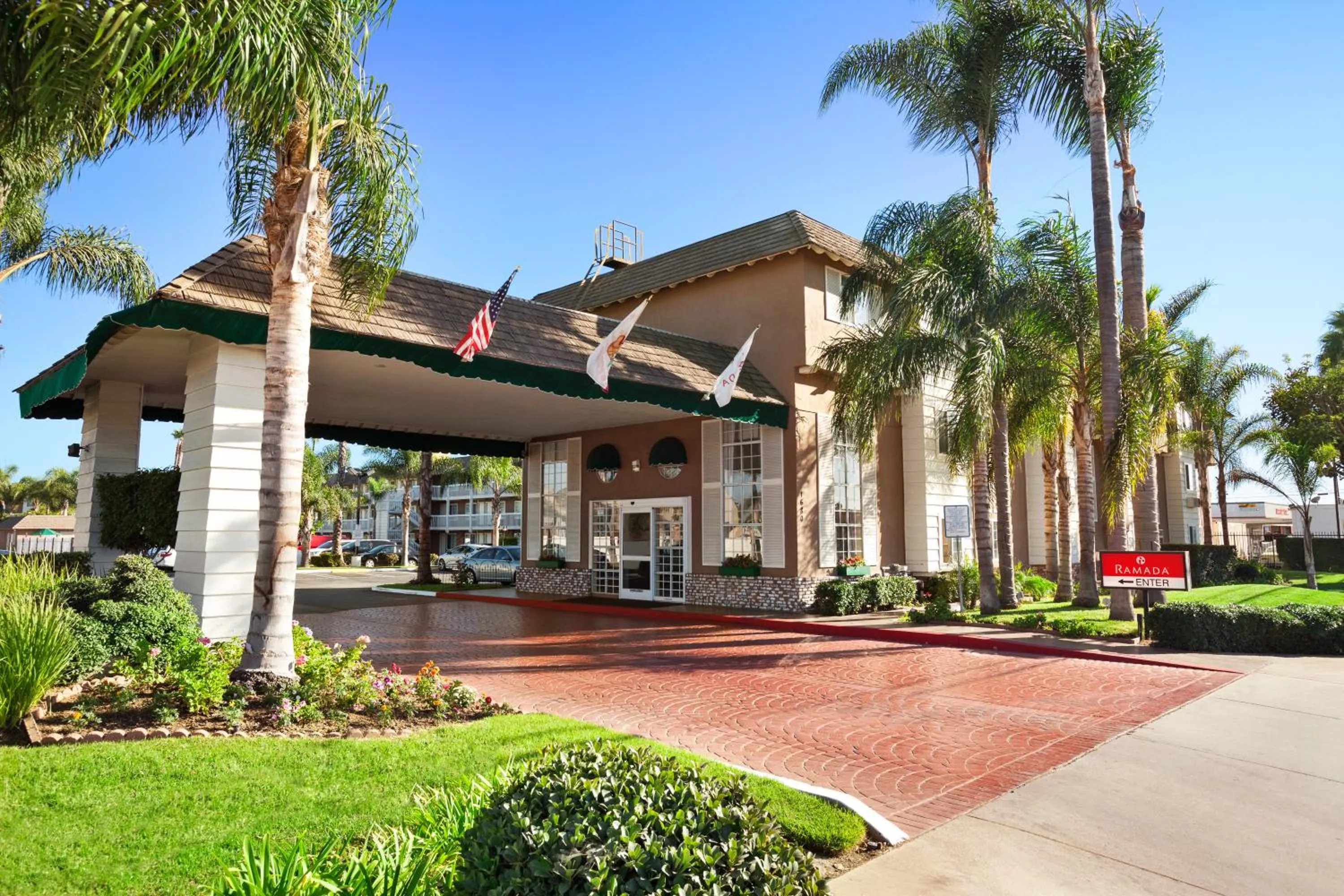 Property building in Ramada by Wyndham Costa Mesa/Newport Beach