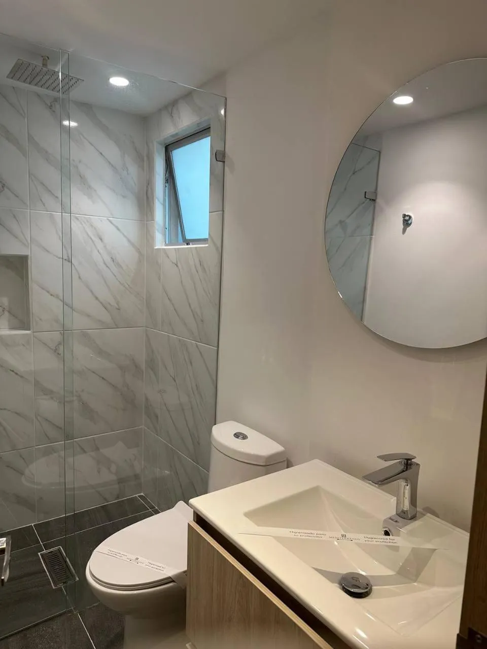 Shower in Hotel Mediterraneo