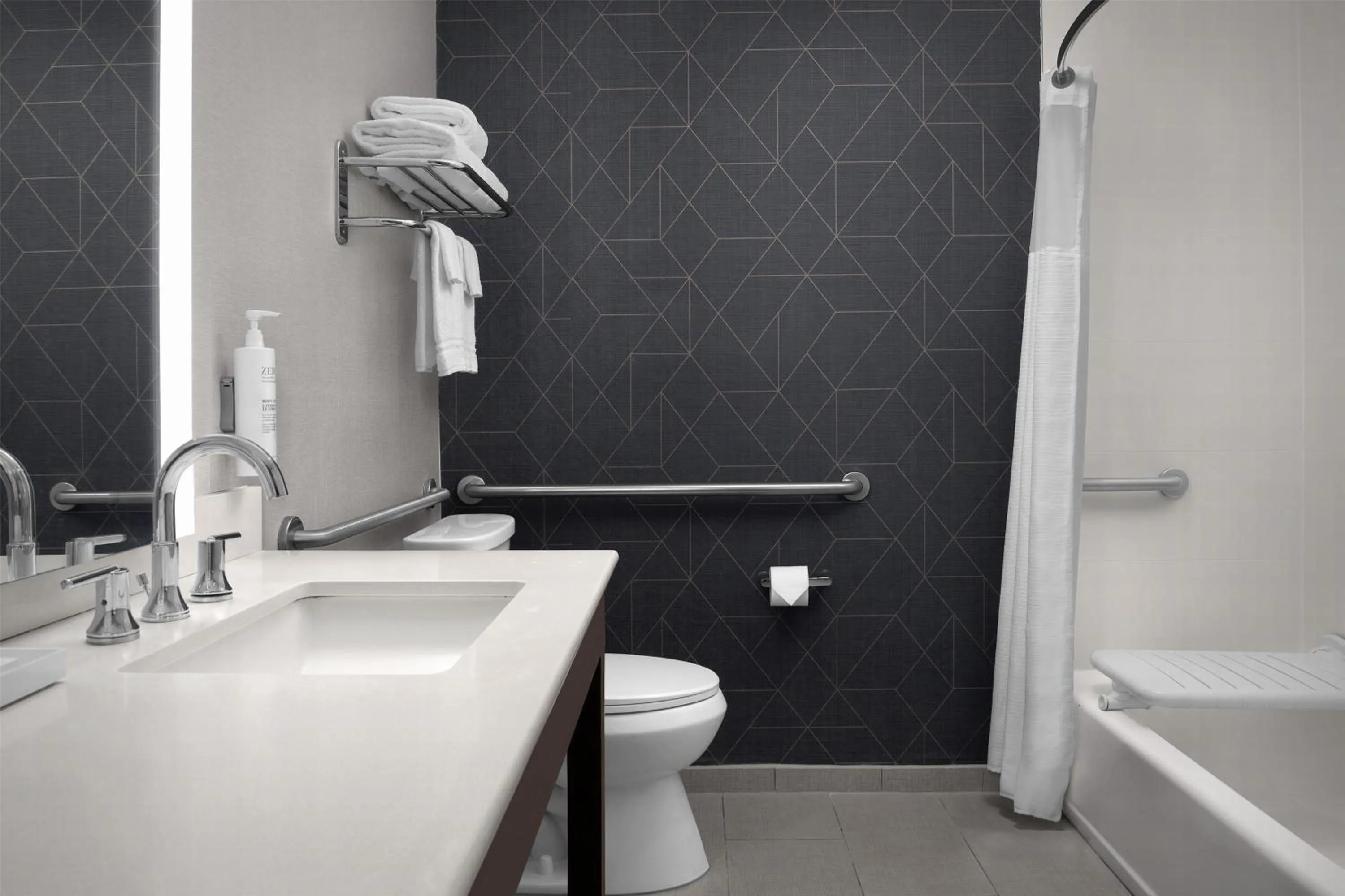 Bathroom in Homewood Suites by Hilton Vancouver / Portland