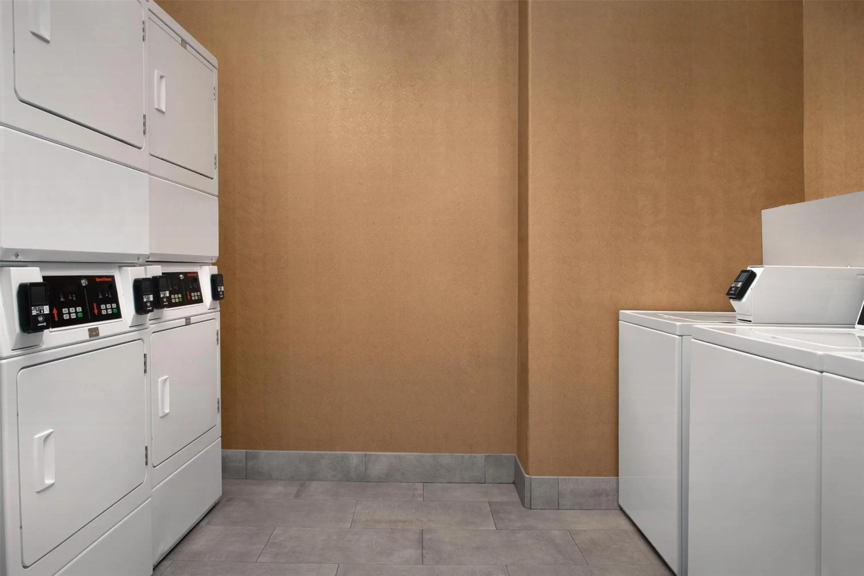 laundry in Homewood Suites by Hilton Vancouver / Portland