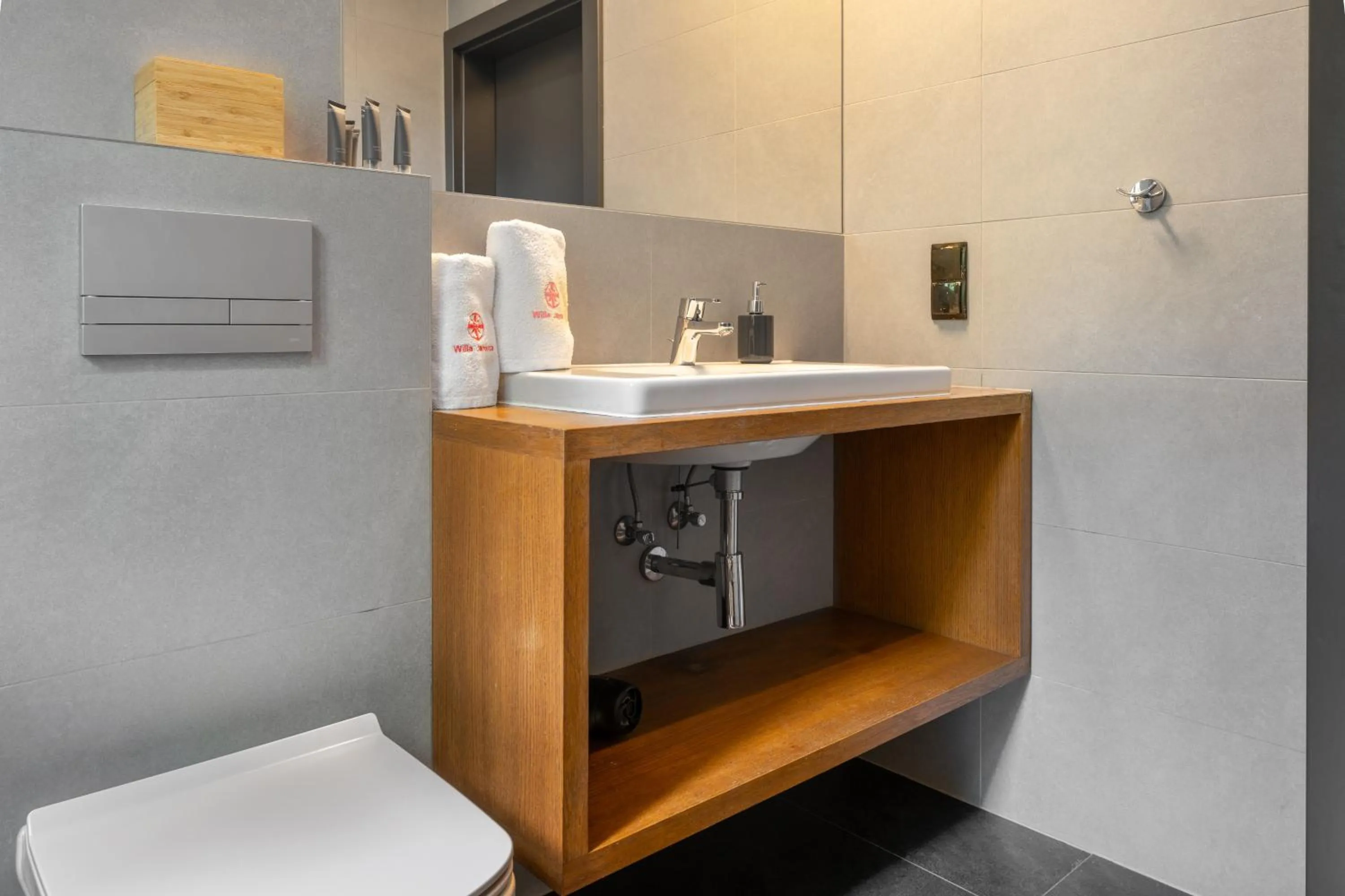 WILLA JAROSTA & SPA, AC -free parking