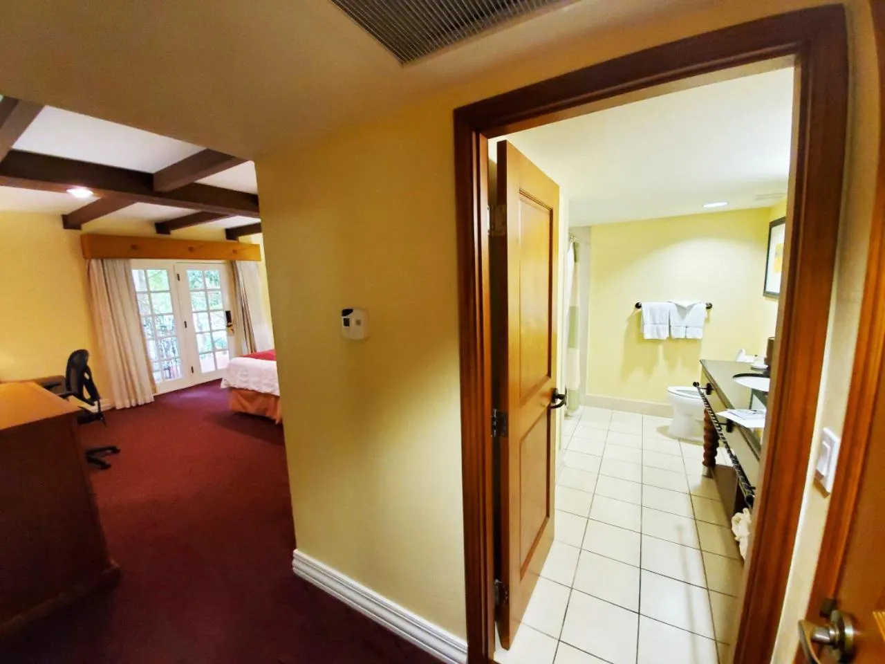 Bathroom, Bed in La Posada Hotel