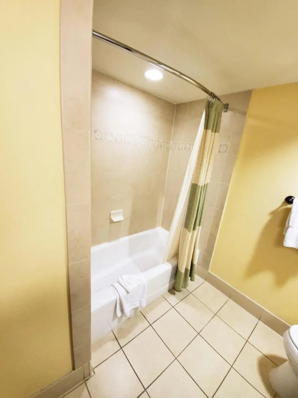 Shower, Bed in La Posada Hotel