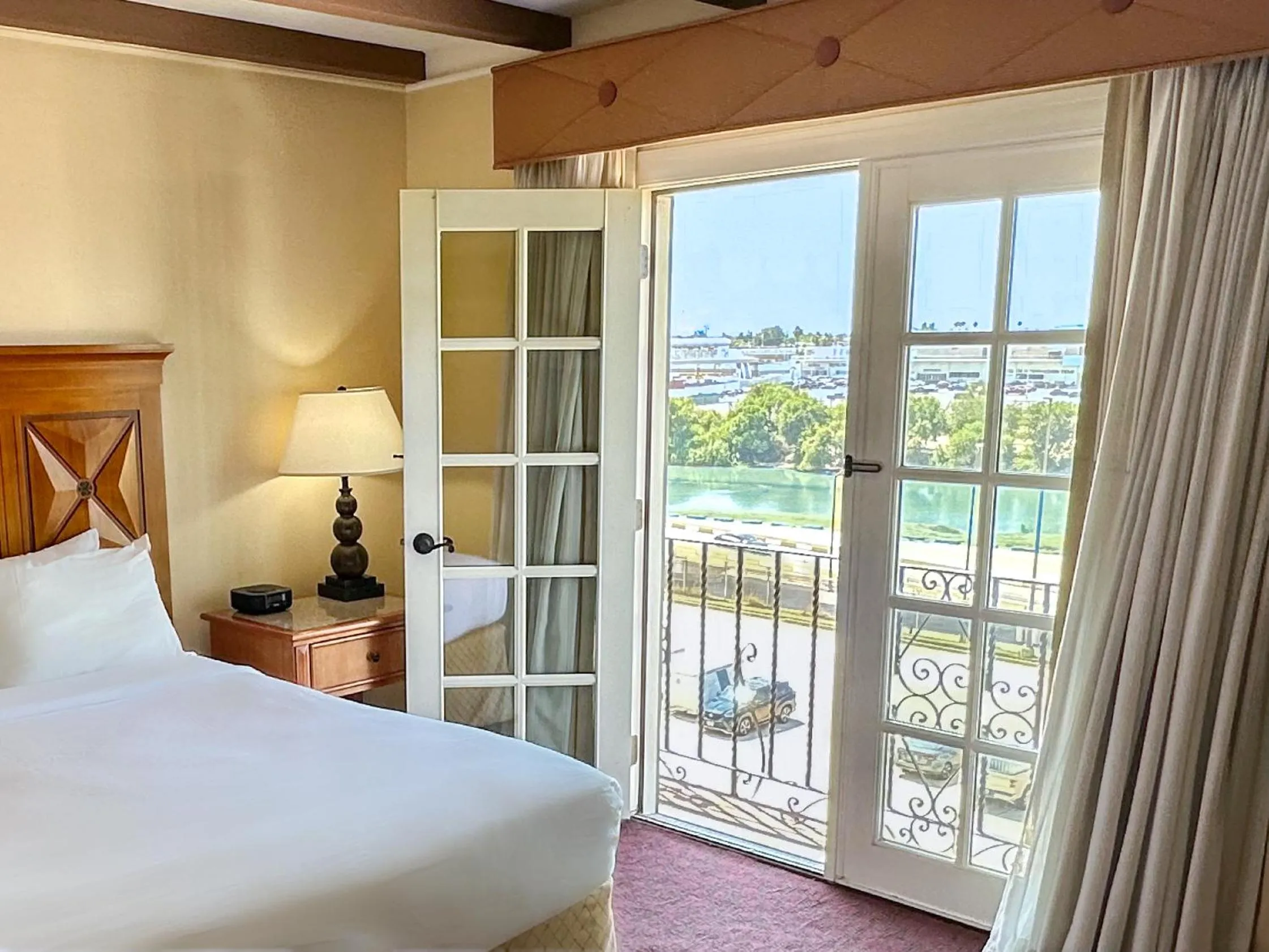 River view, Bed in La Posada Hotel