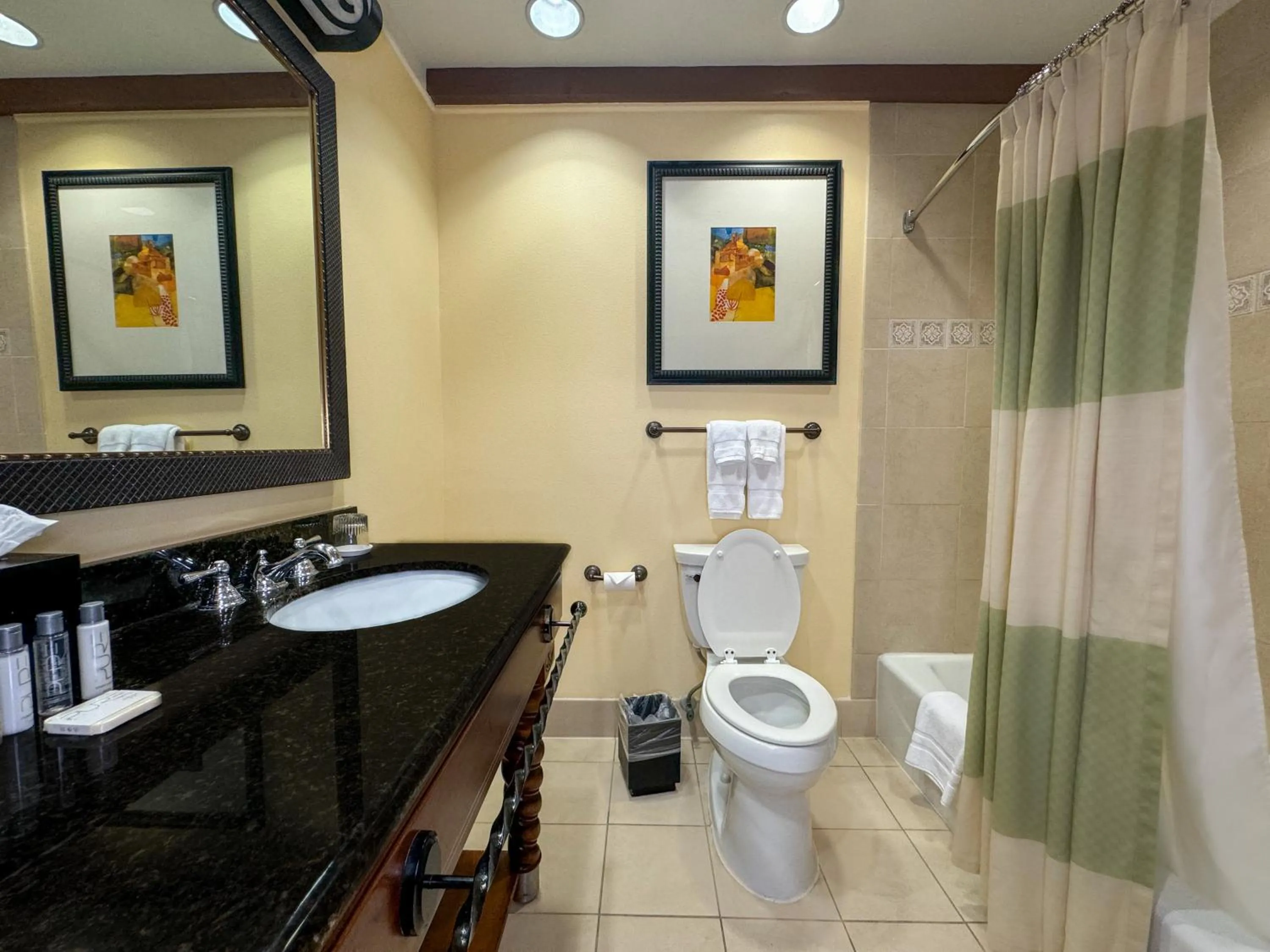 Bathroom in La Posada Hotel