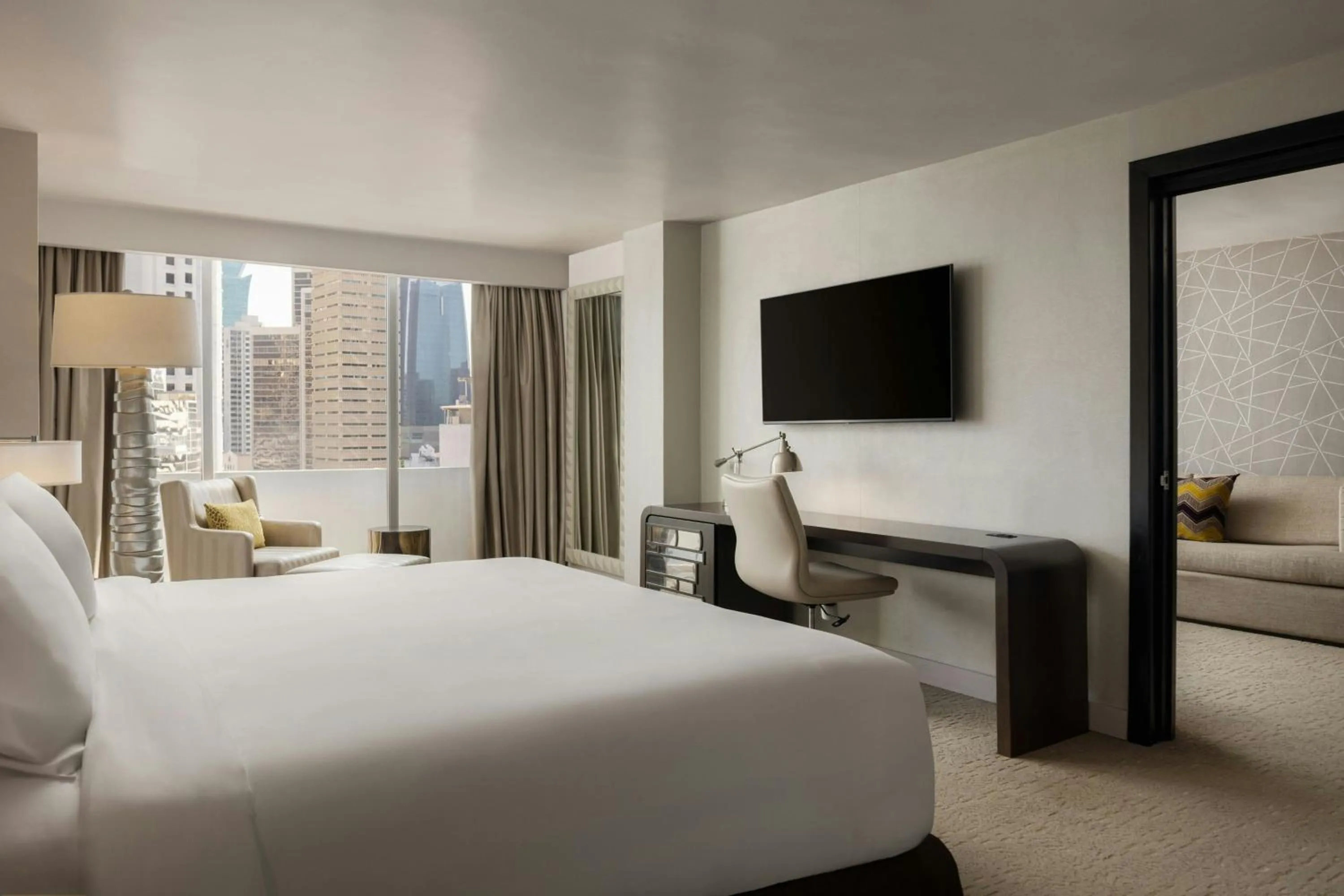 Bedroom, Bed in Renaissance Panama City Hotel