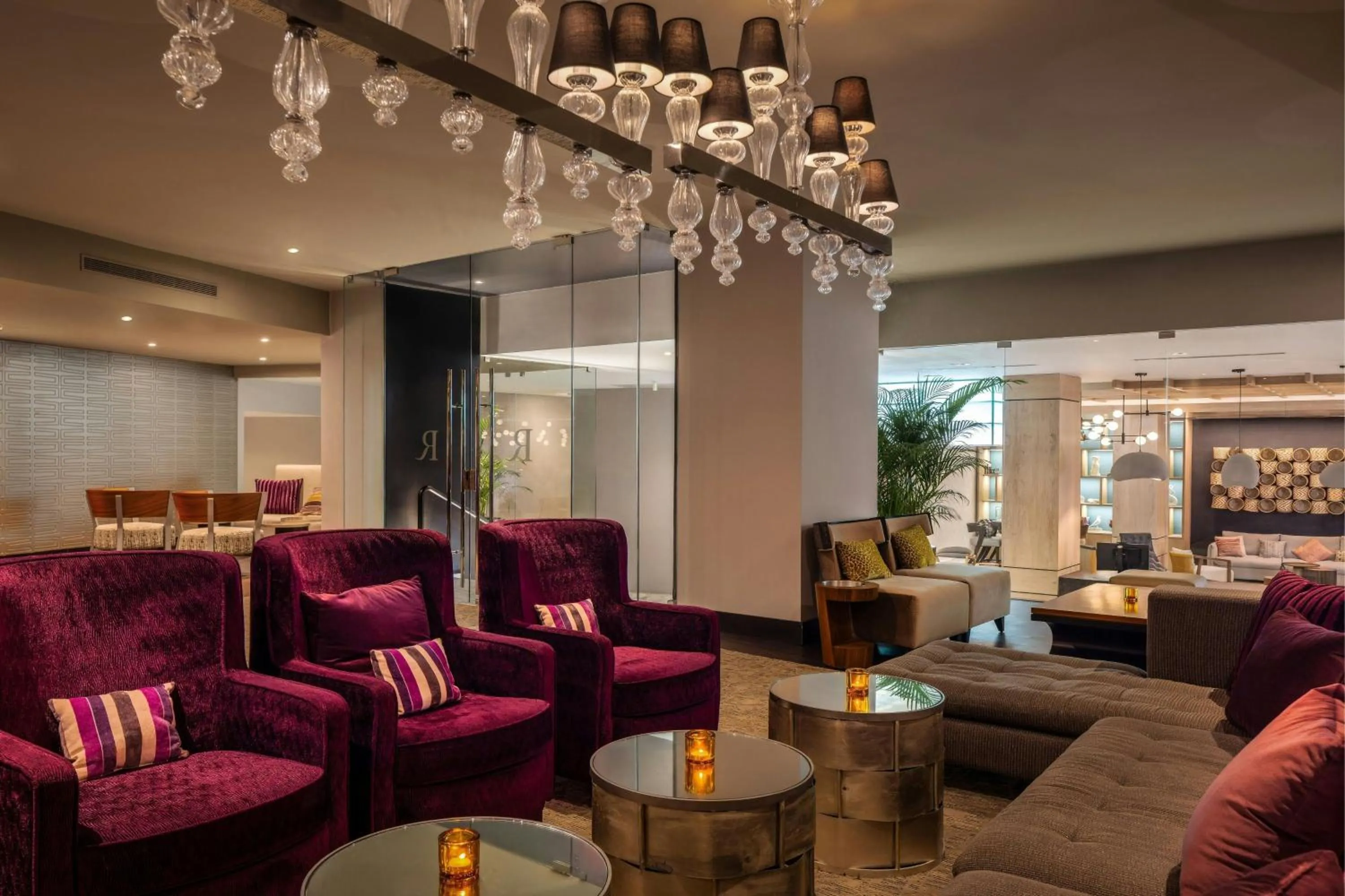 Lounge or bar in Renaissance Panama City Hotel