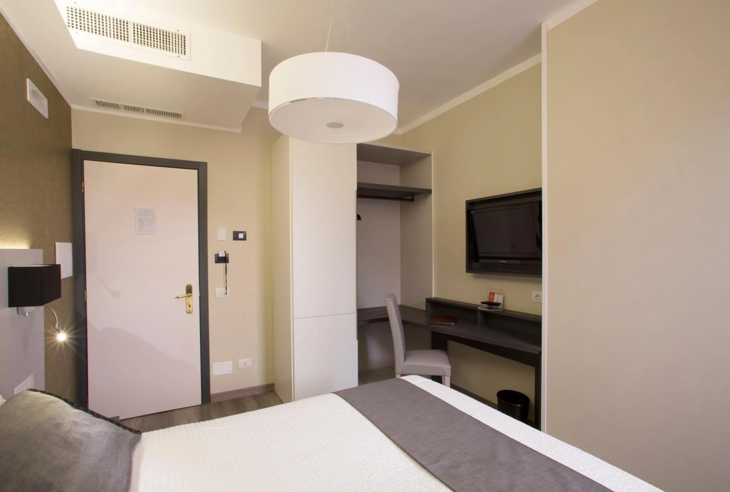 Bed in Hotel Ristorante Eurossola