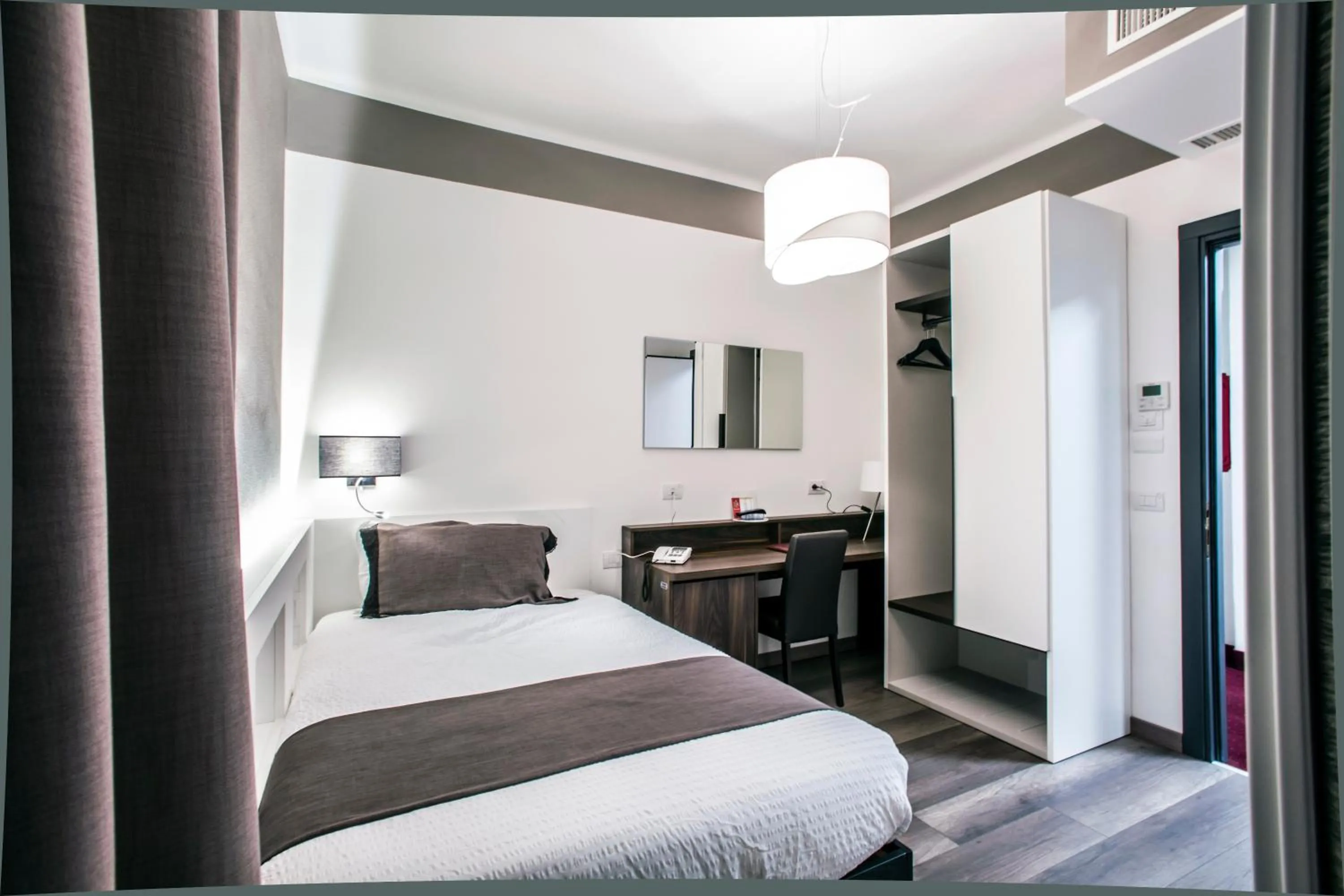 Bed in Hotel Ristorante Eurossola