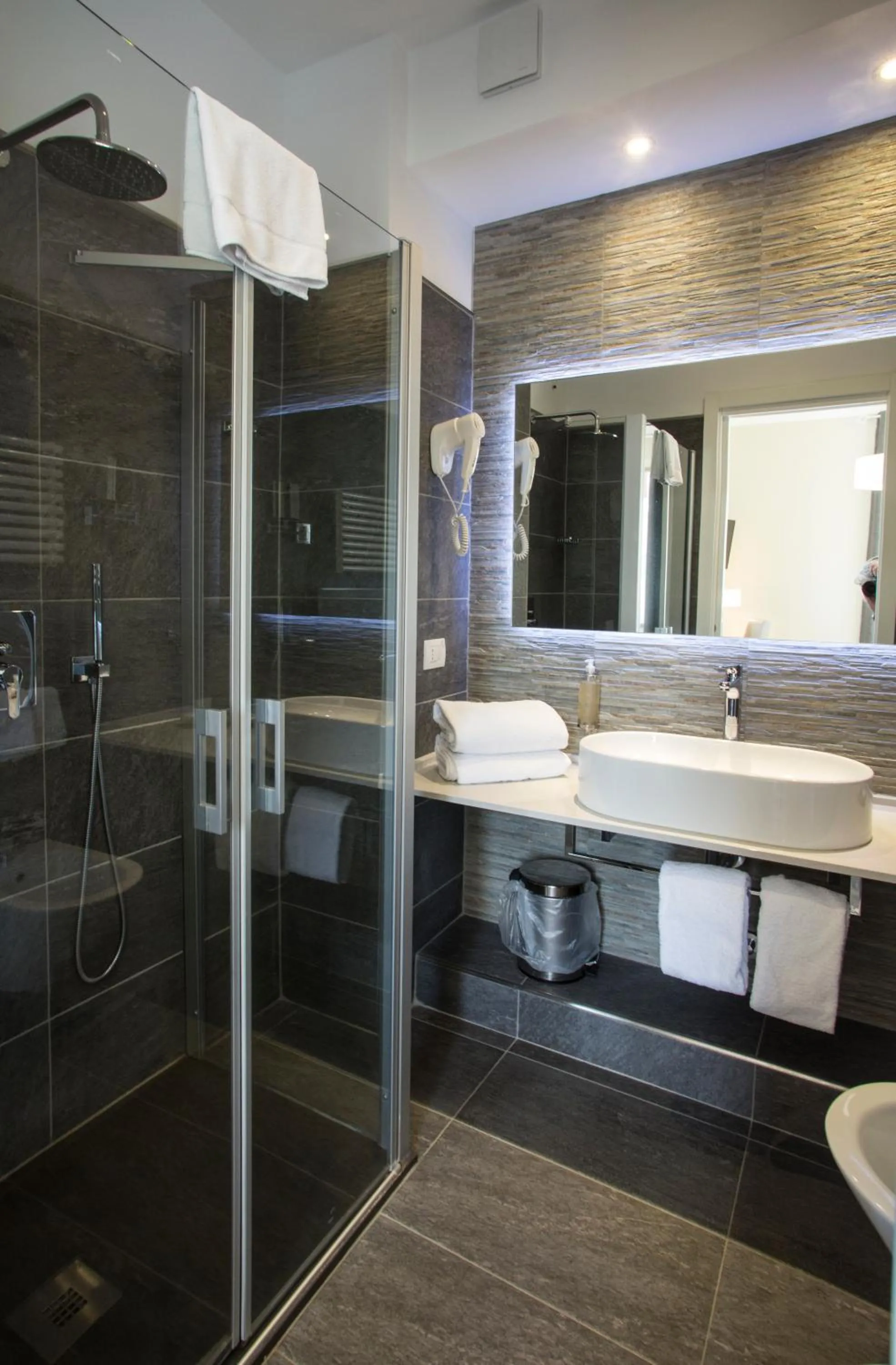 Shower in Hotel Ristorante Eurossola