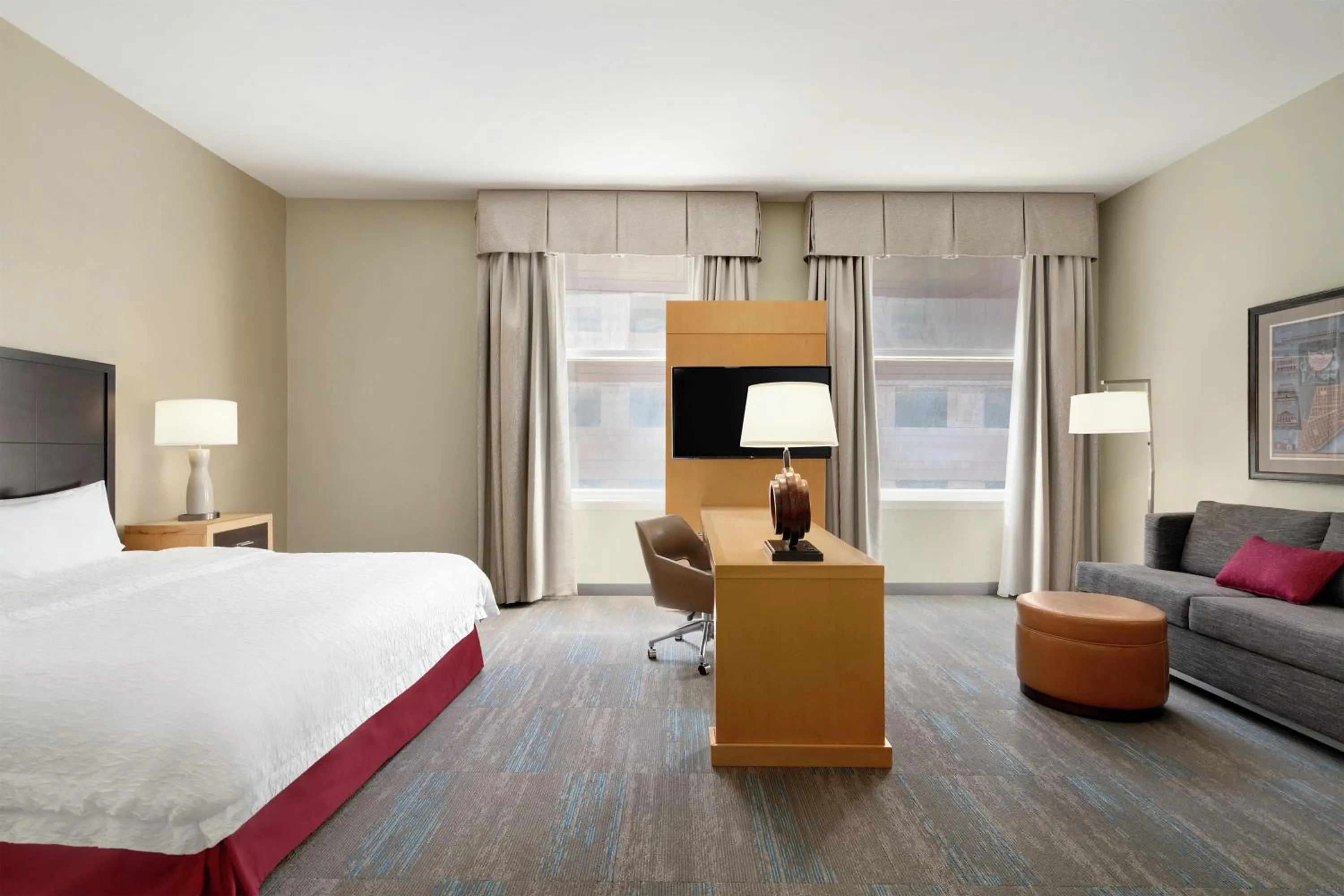 Bedroom, Bed in Hampton Inn & Suites New Orleans Downtown French Quarter Area