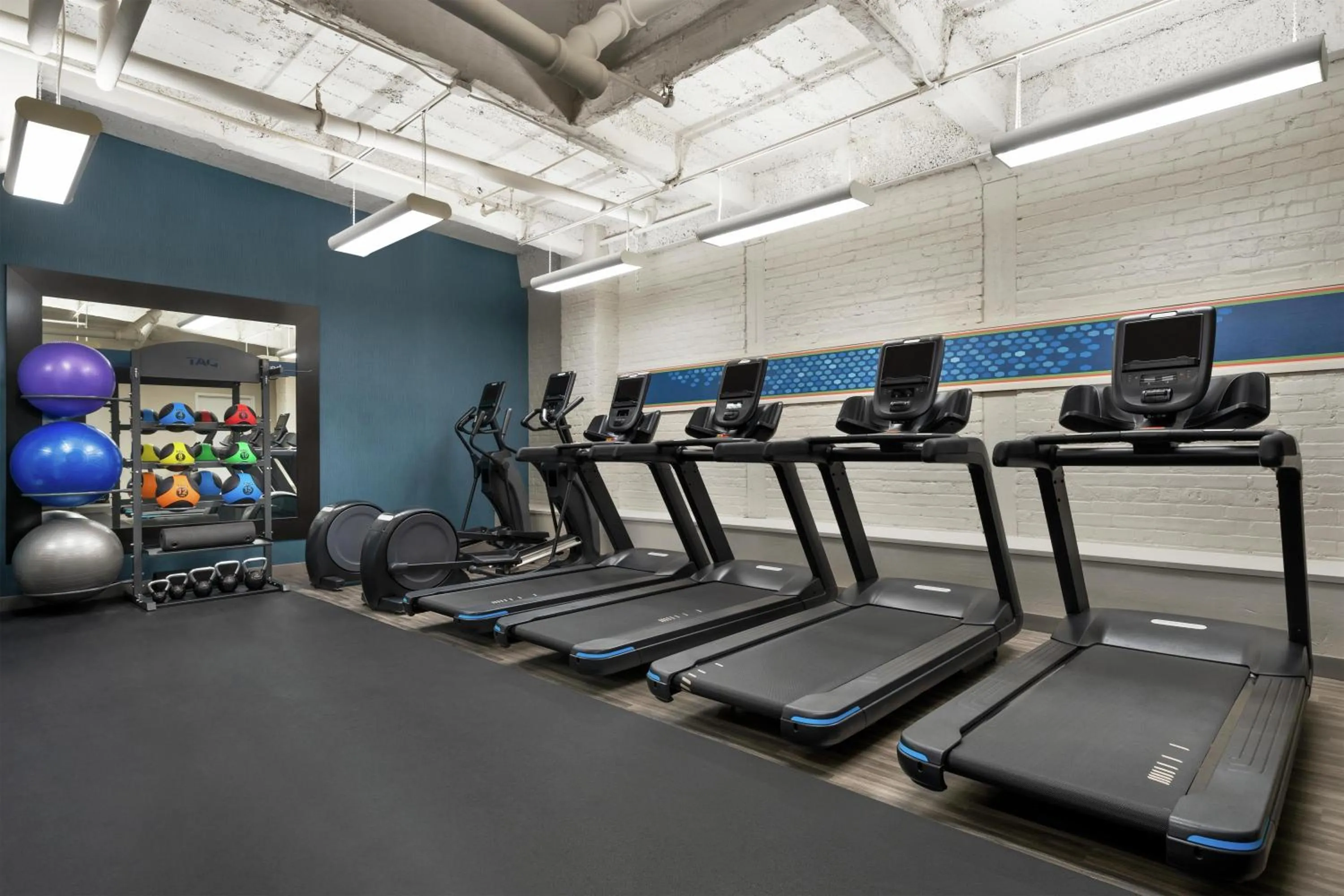 Fitness centre/facilities in Hampton Inn & Suites New Orleans Downtown French Quarter Area